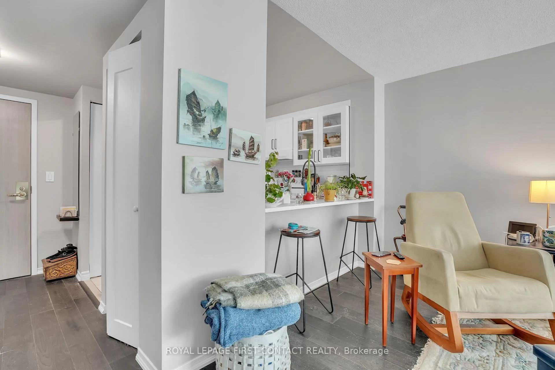 Photo 12 of Unit 1405, 150 Dunlop Street E, Barrie, City Centre — HOMEH