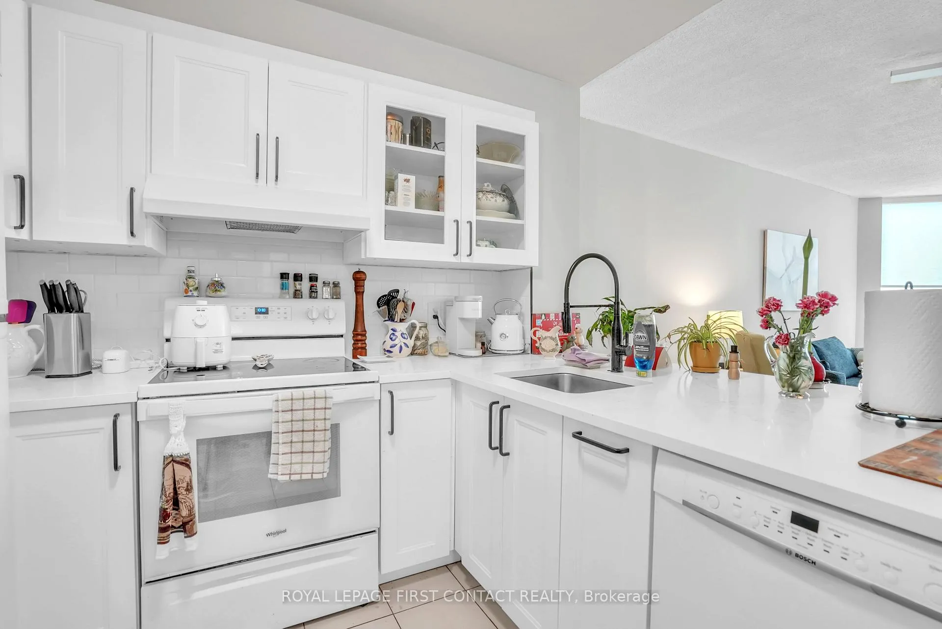 Photo 14 of Unit 1405, 150 Dunlop Street E, Barrie, City Centre — HOMEH