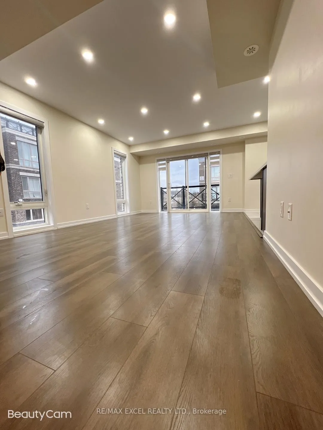 Photo 2 of Unit 2703, 2 Gable Hurst Way, Markham, Cornell — HOMEH