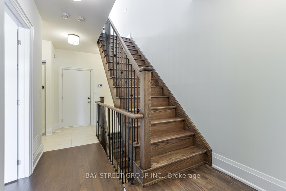 Photo 5 of 43 Gandhi Lane, Markham, Commerce Valley — HOMEH