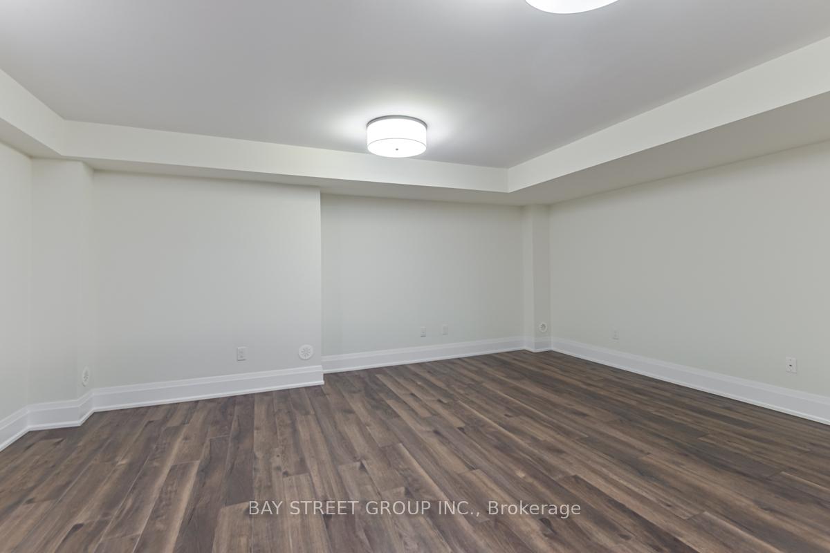 Photo 10 of 43 Gandhi Lane, Markham, Commerce Valley — HOMEH