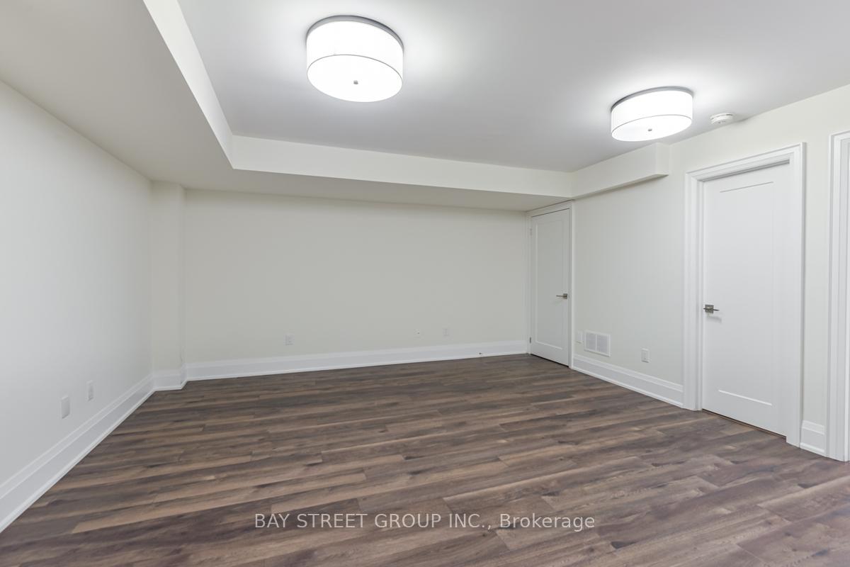 Photo 11 of 43 Gandhi Lane, Markham, Commerce Valley — HOMEH