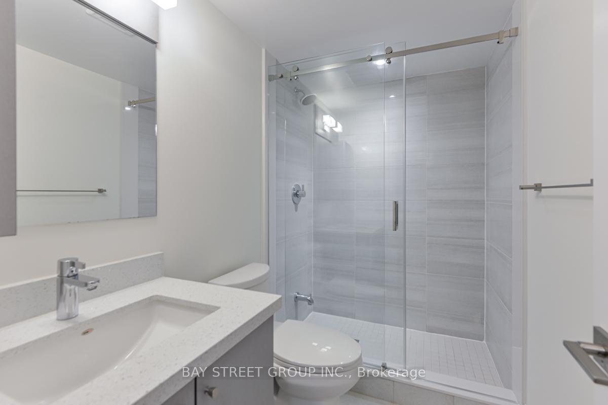Photo 13 of 43 Gandhi Lane, Markham, Commerce Valley — HOMEH