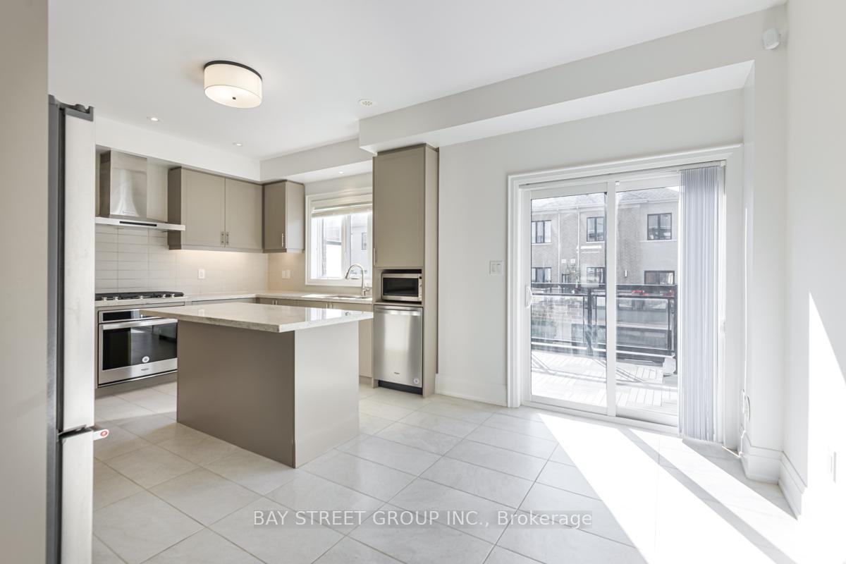 Photo 15 of 43 Gandhi Lane, Markham, Commerce Valley — HOMEH