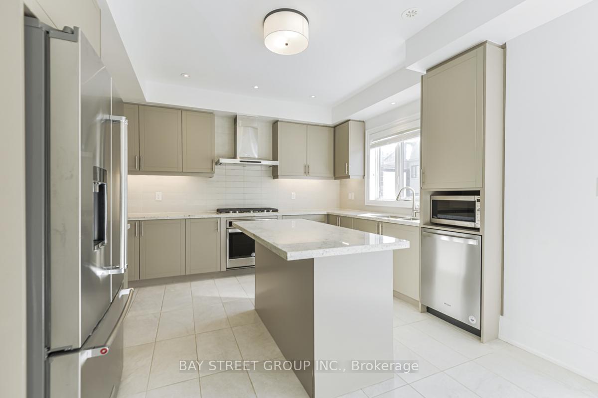 Photo 17 of 43 Gandhi Lane, Markham, Commerce Valley — HOMEH