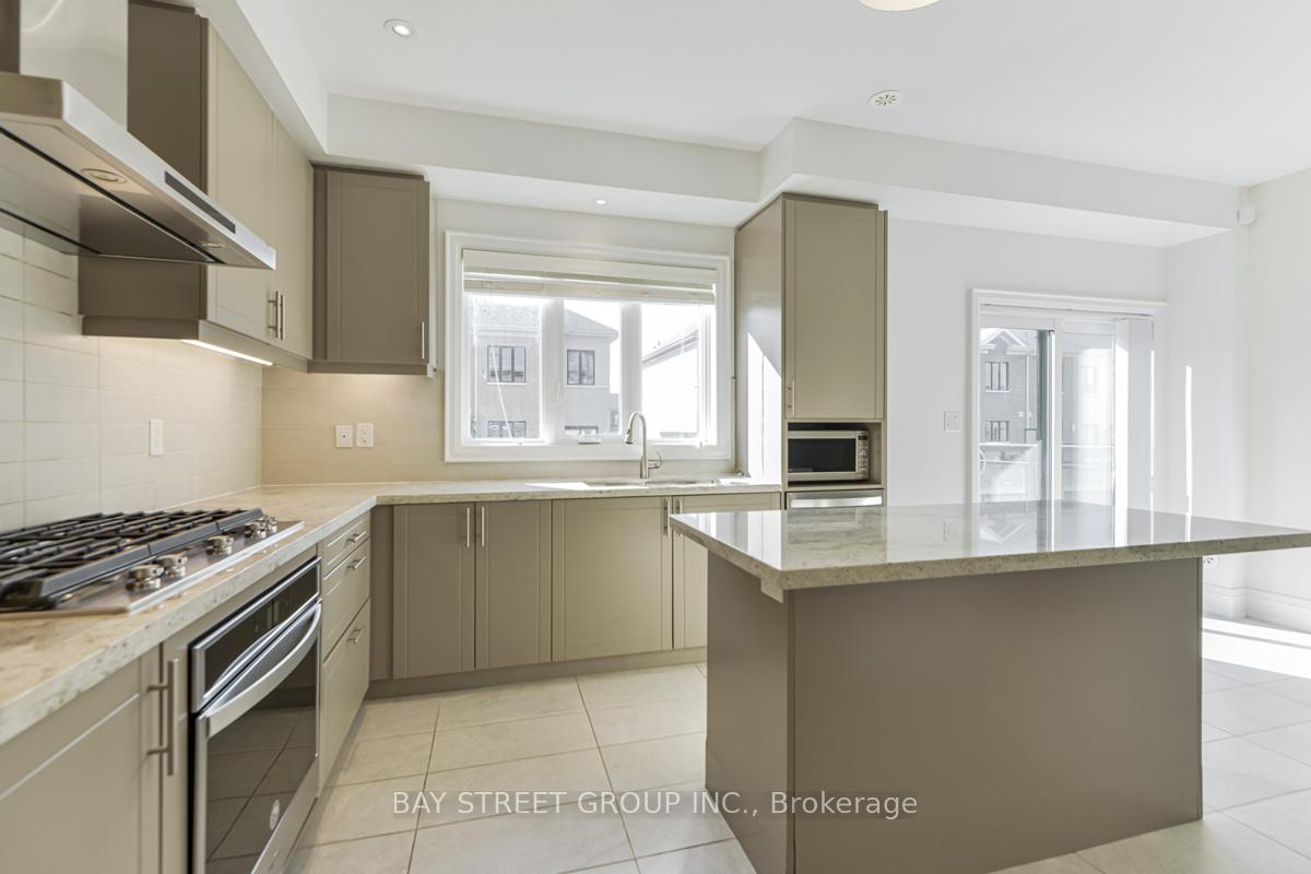Photo 20 of 43 Gandhi Lane, Markham, Commerce Valley — HOMEH