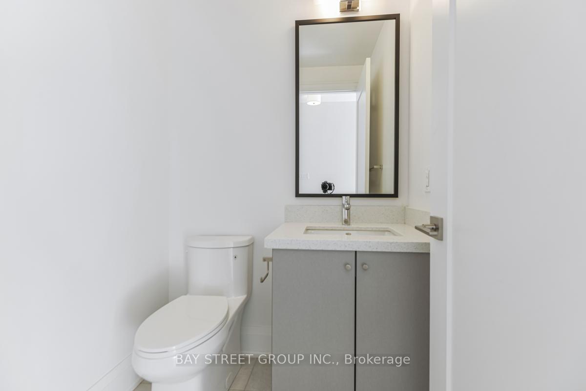 Photo 23 of 43 Gandhi Lane, Markham, Commerce Valley — HOMEH