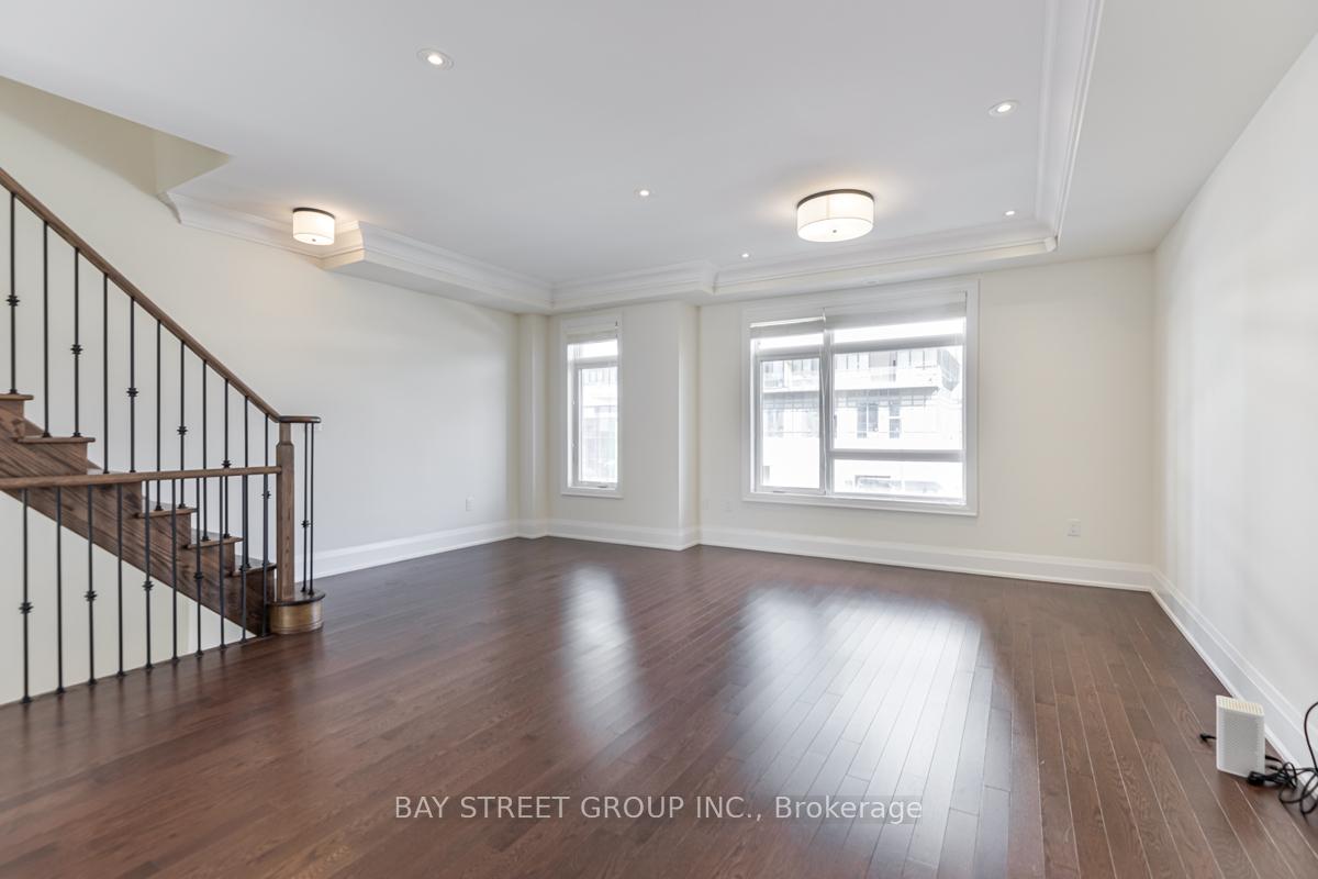 Photo 24 of 43 Gandhi Lane, Markham, Commerce Valley — HOMEH