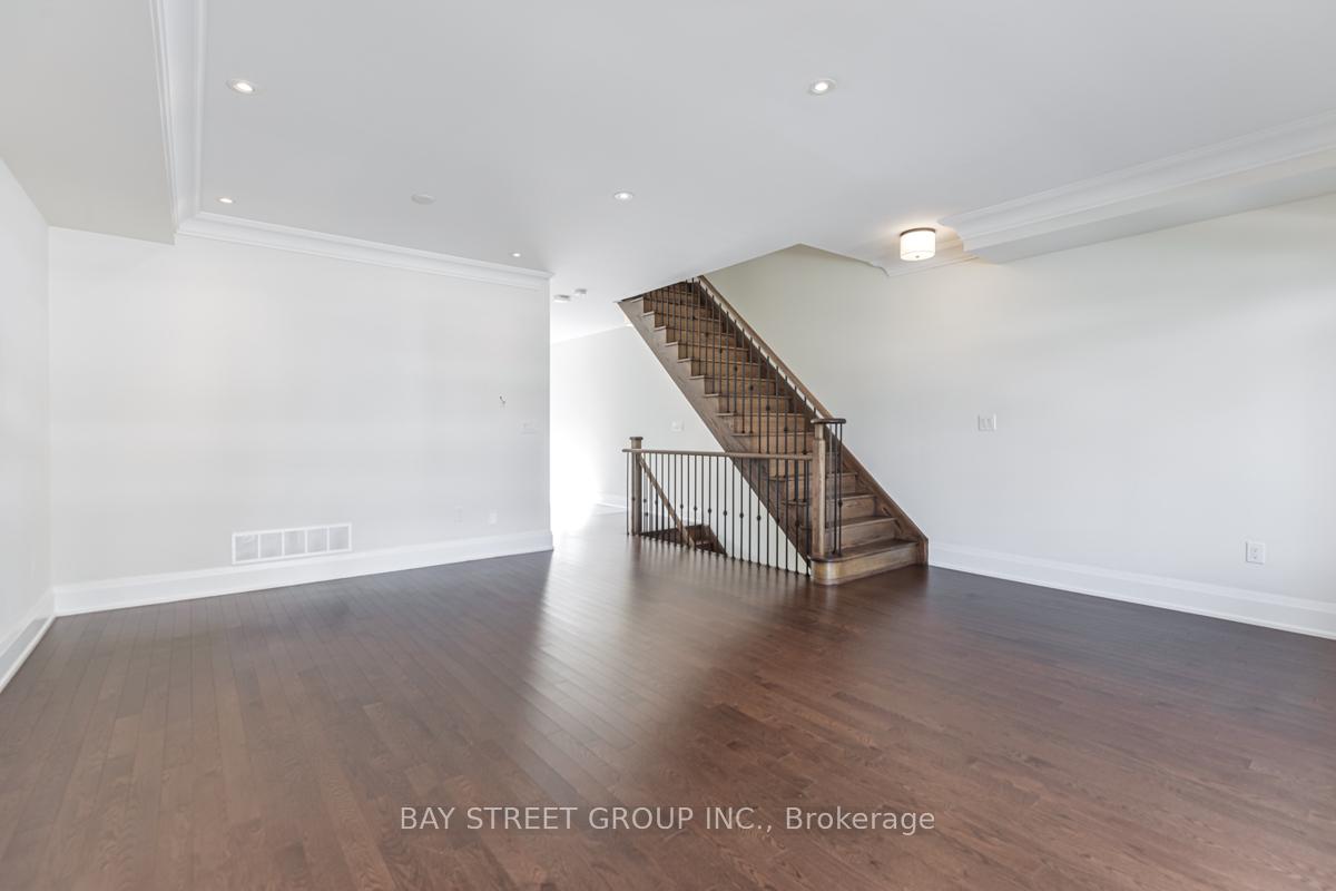 Photo 25 of 43 Gandhi Lane, Markham, Commerce Valley — HOMEH
