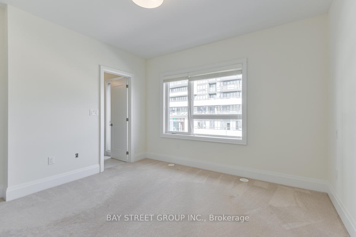 Photo 29 of 43 Gandhi Lane, Markham, Commerce Valley — HOMEH