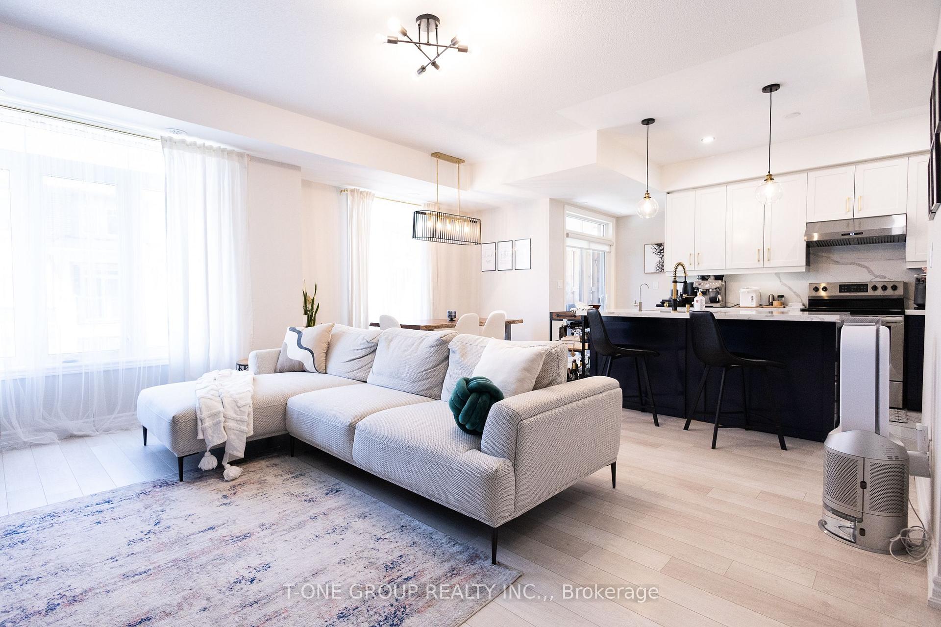 Photo 3 of Unit 7, 2728 William Jackson Drive, Pickering, Duffin Heights — HOMEH