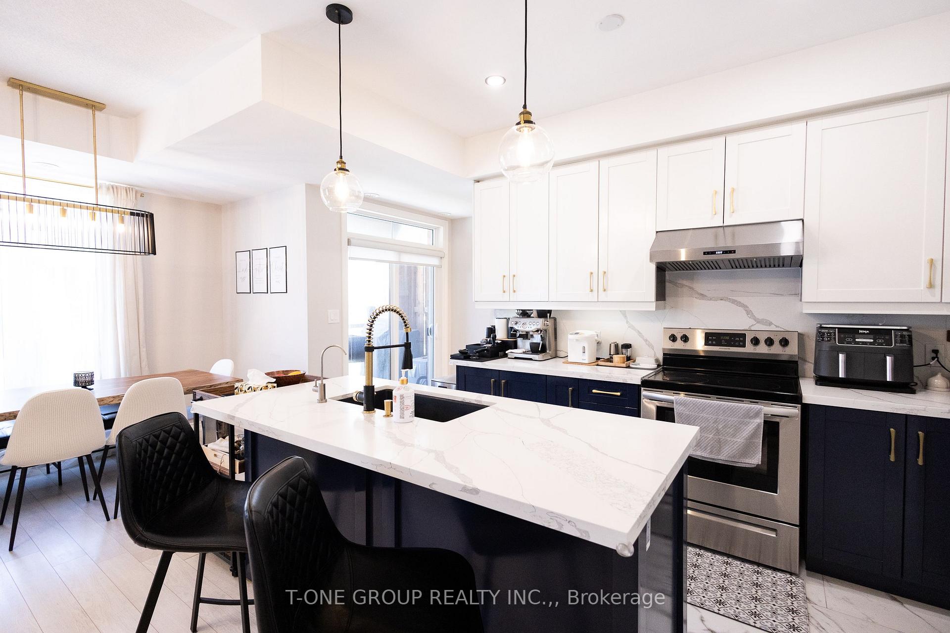Photo 7 of Unit 7, 2728 William Jackson Drive, Pickering, Duffin Heights — HOMEH