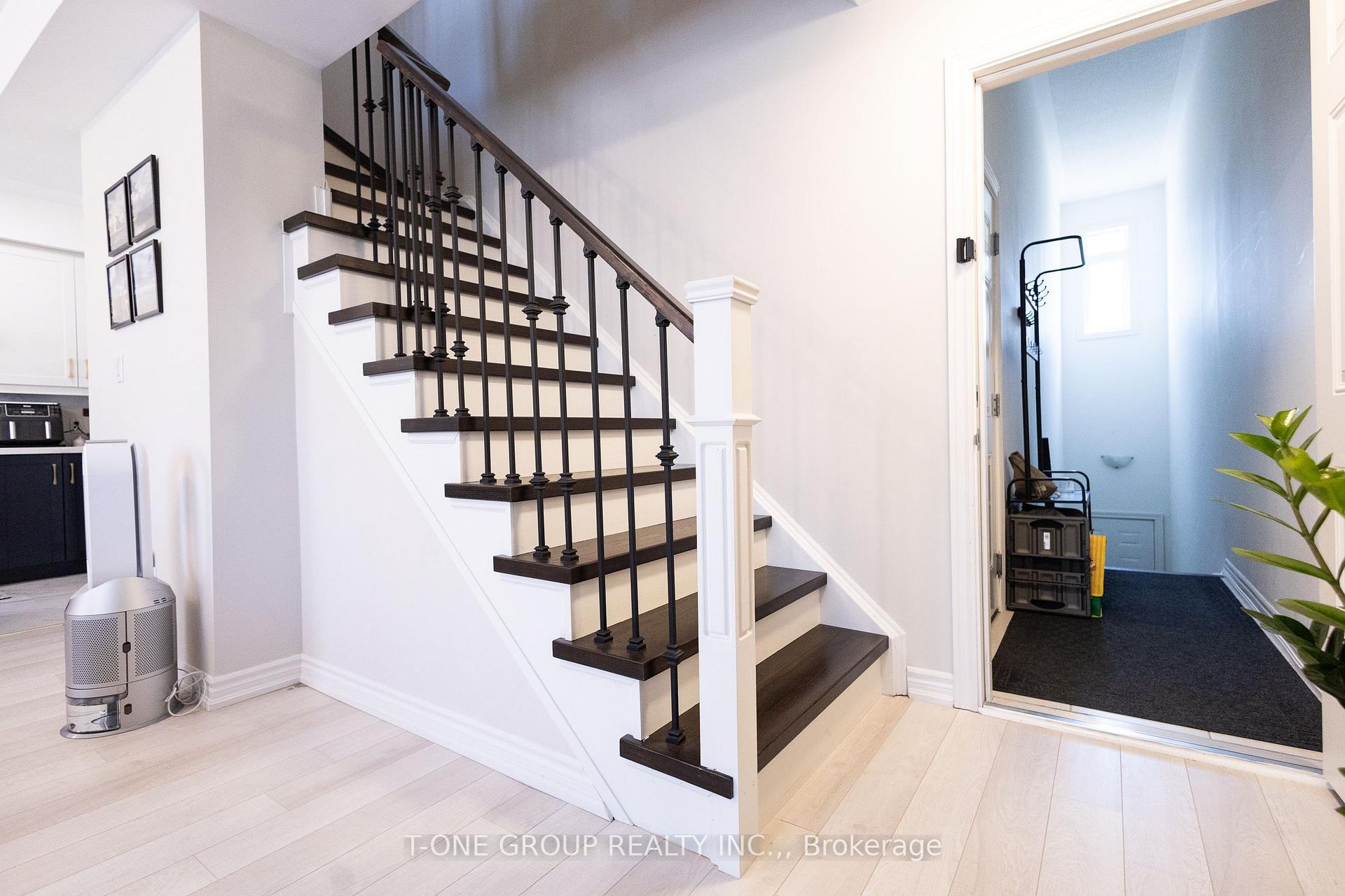 Photo 33 of Unit 7, 2728 William Jackson Drive, Pickering, Duffin Heights — HOMEH