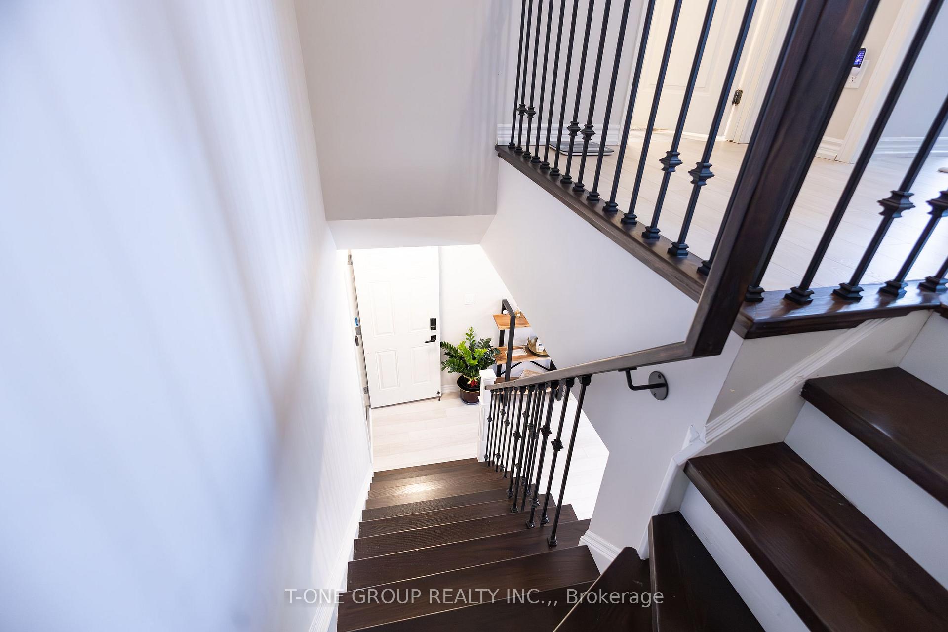 Photo 34 of Unit 7, 2728 William Jackson Drive, Pickering, Duffin Heights — HOMEH
