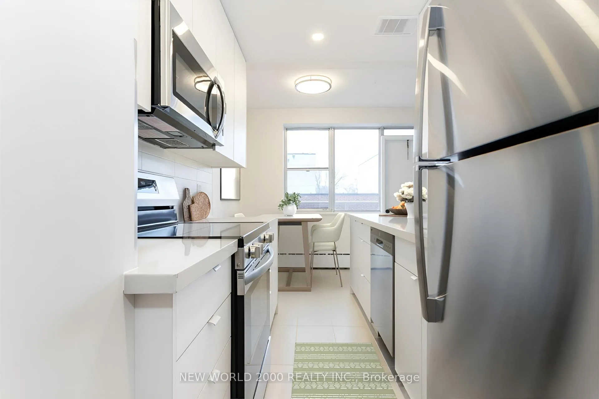 Photo 2 of Unit 303, 1220 Bayview Avenue, Toronto, Leaside — HOMEH