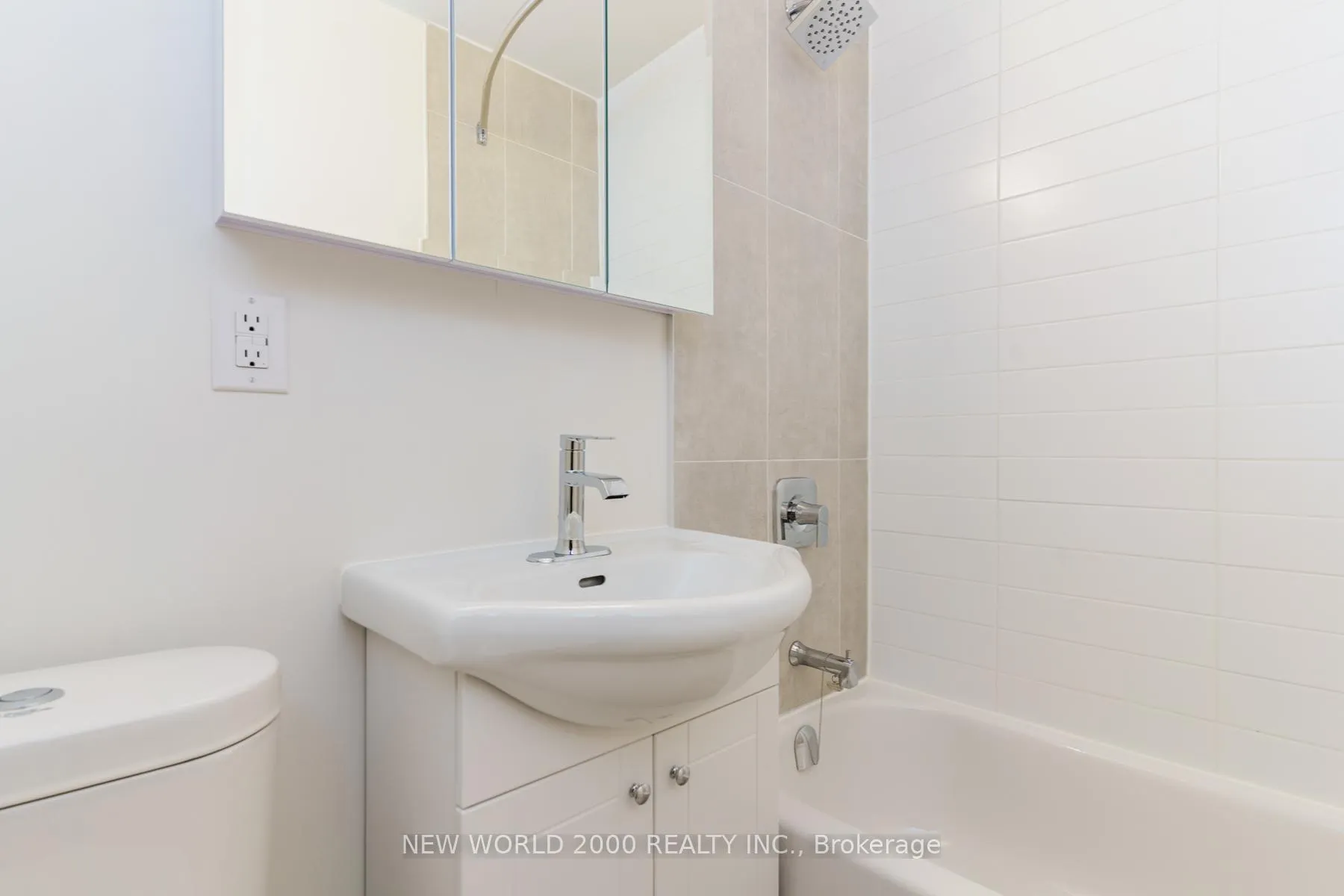 Photo 10 of Unit 303, 1220 Bayview Avenue, Toronto, Leaside — HOMEH