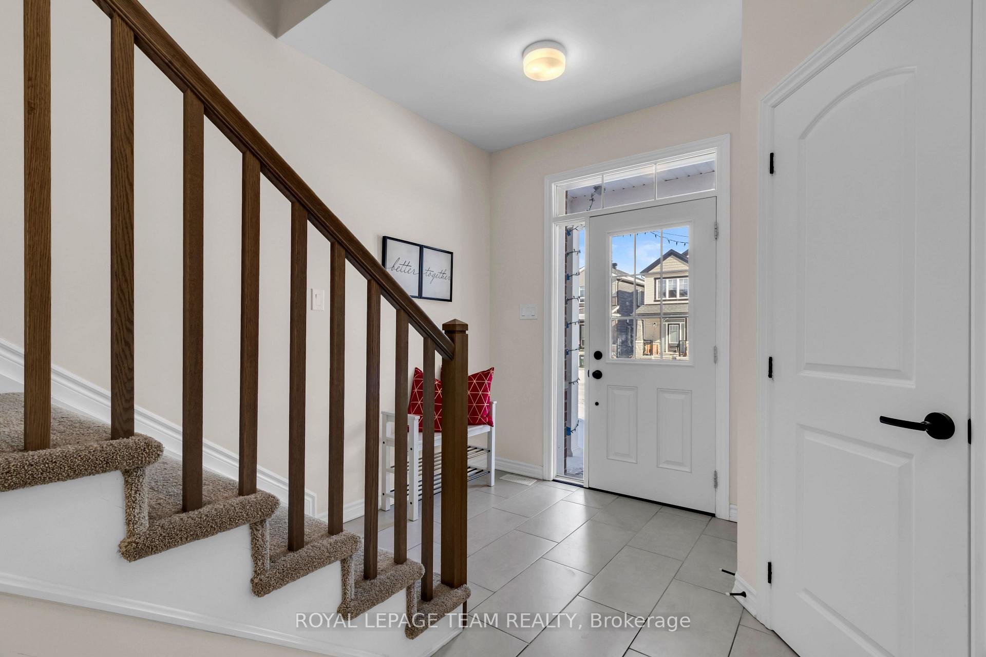 Photo 6 of 906 Nokomis Place, Ottawa, Barrhaven - Half Moon Bay — HOMEH