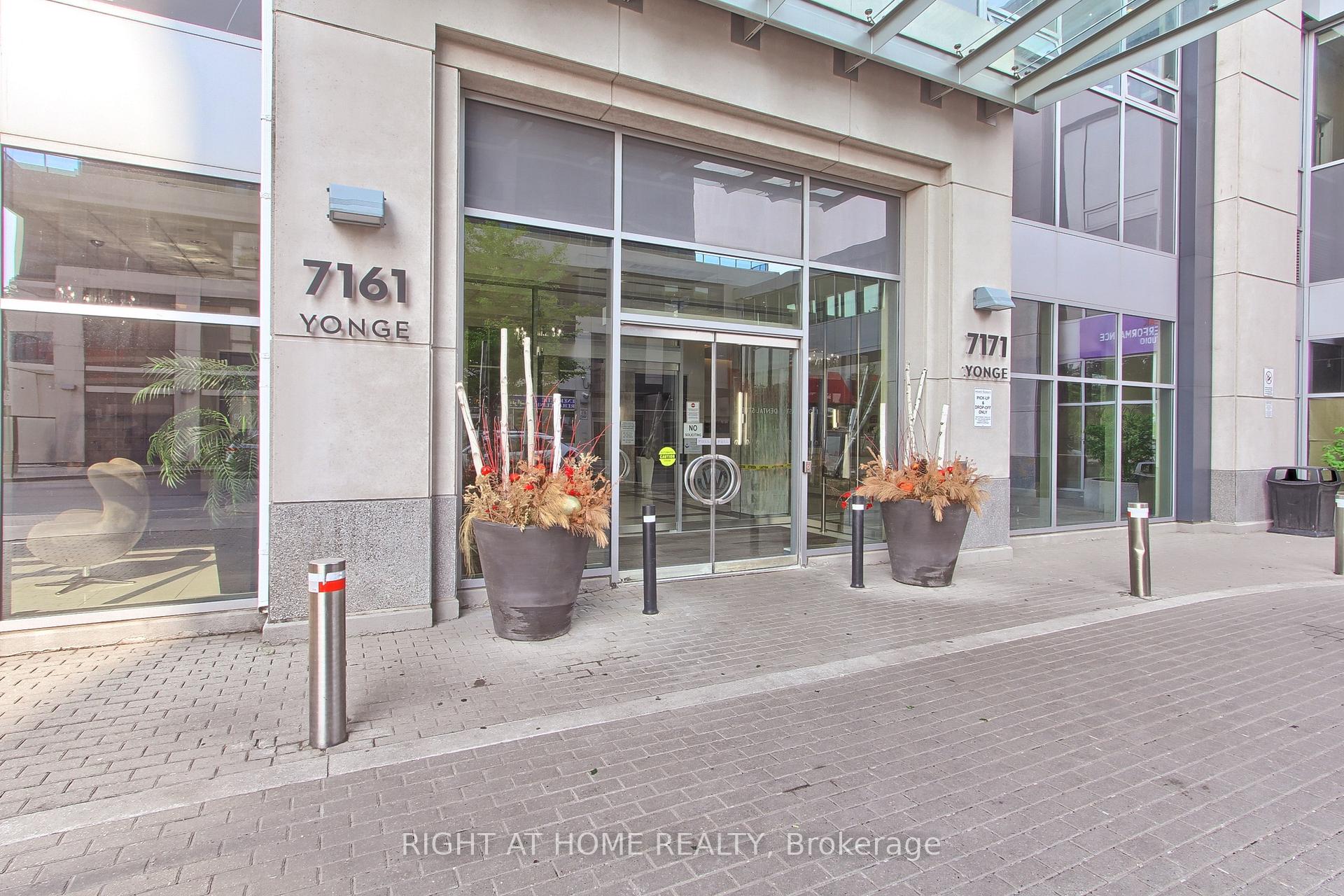 Photo 2 of Unit 422, 7161 Yonge Street, Markham, Thornhill — HOMEH