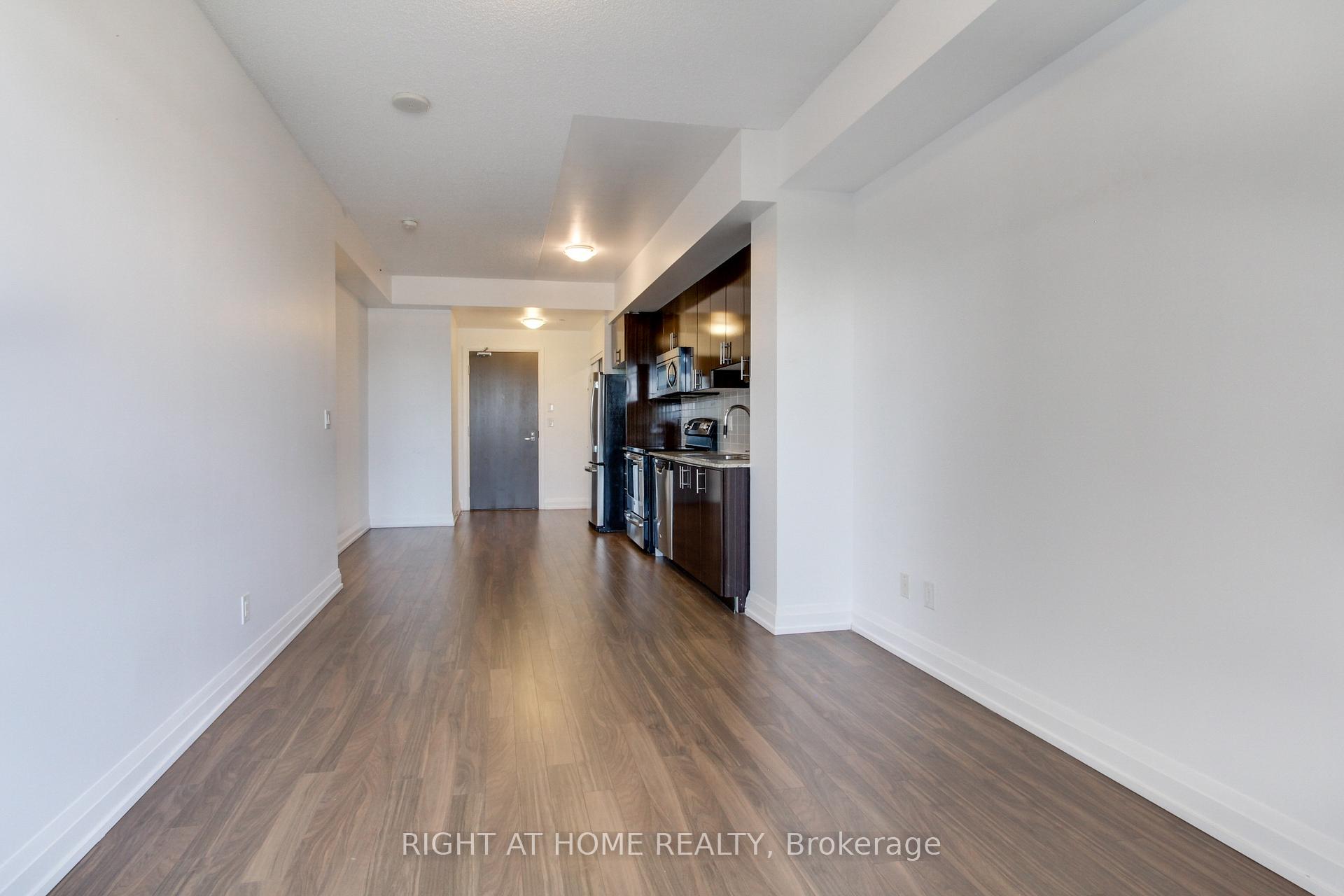 Photo 7 of Unit 422, 7161 Yonge Street, Markham, Thornhill — HOMEH