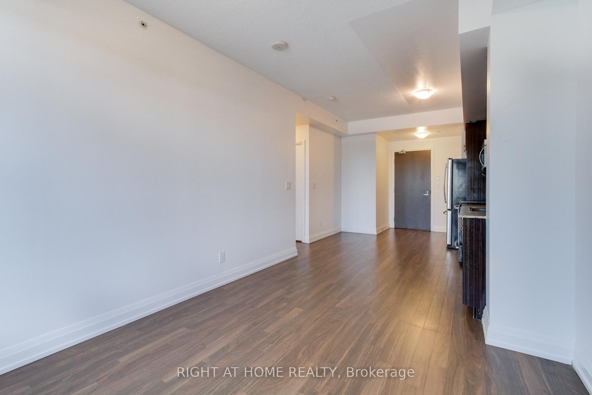 Photo 16 of Unit 422, 7161 Yonge Street, Markham, Thornhill — HOMEH