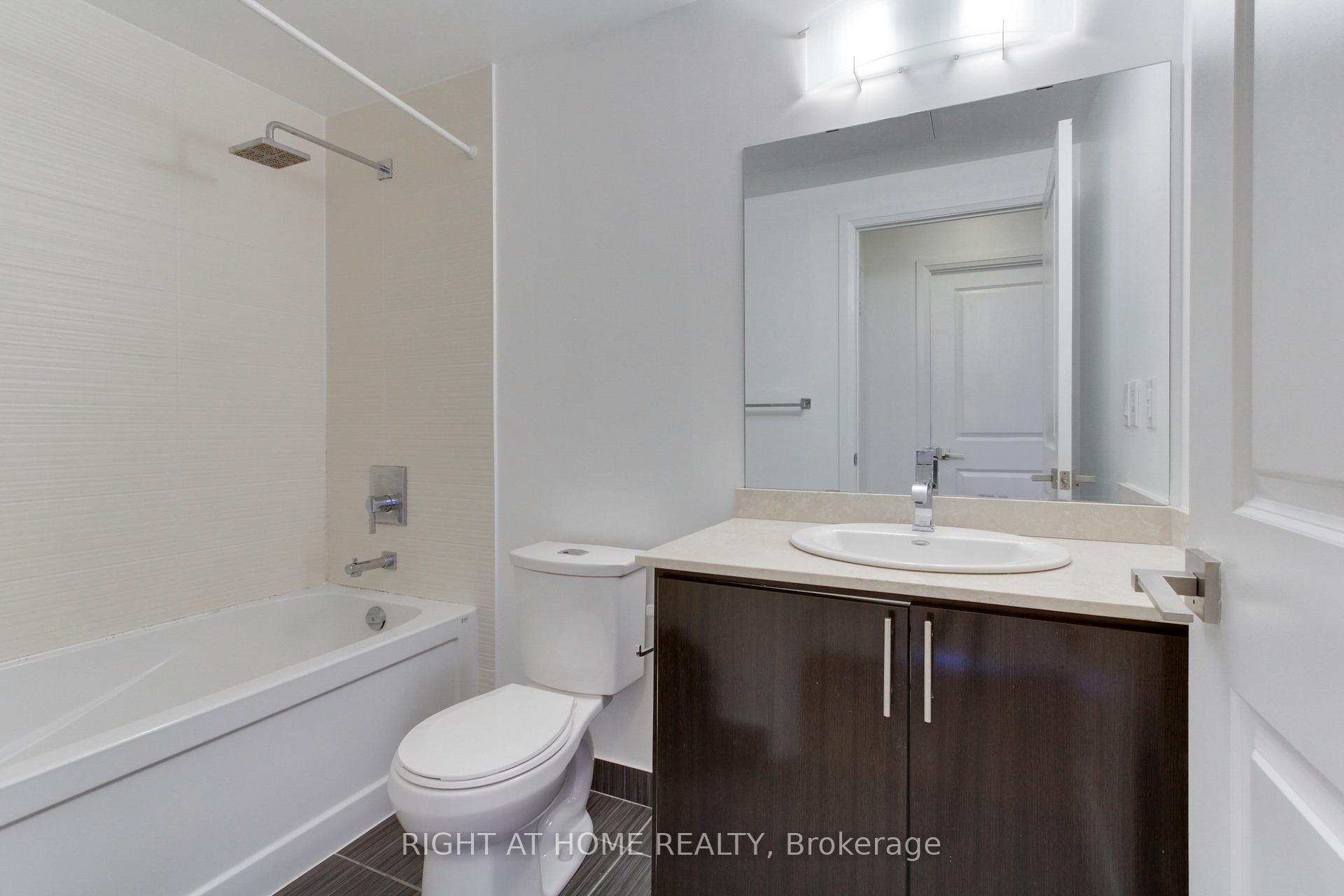 Photo 18 of Unit 422, 7161 Yonge Street, Markham, Thornhill — HOMEH