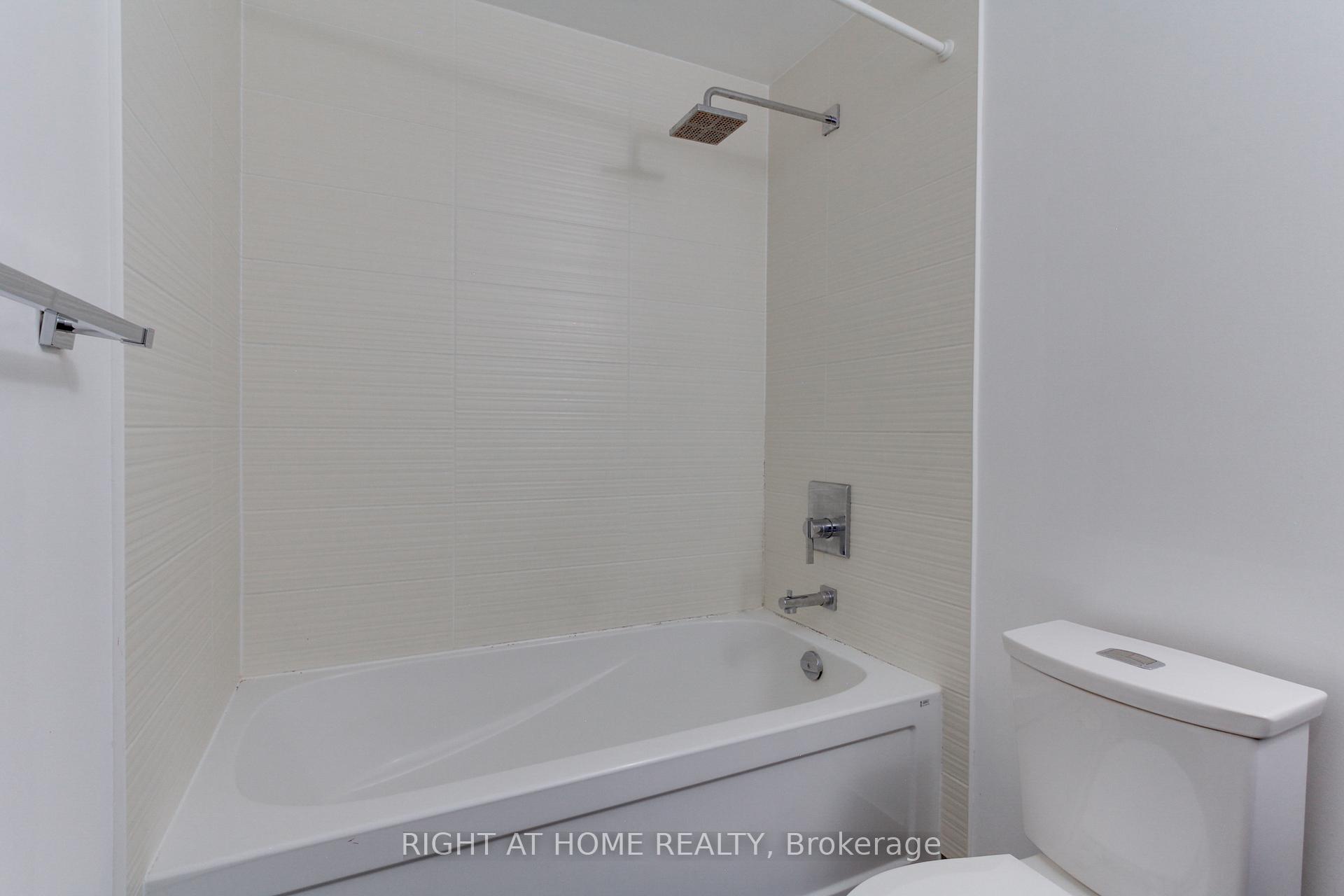 Photo 19 of Unit 422, 7161 Yonge Street, Markham, Thornhill — HOMEH