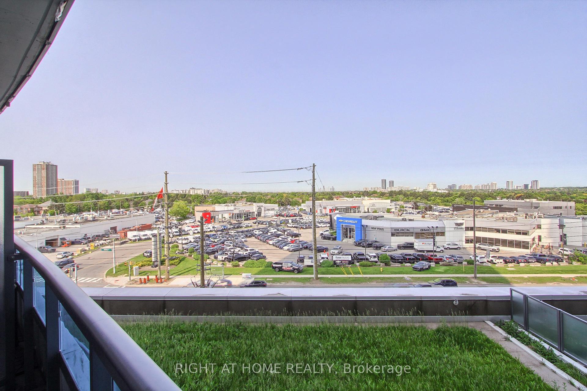 Photo 24 of Unit 422, 7161 Yonge Street, Markham, Thornhill — HOMEH