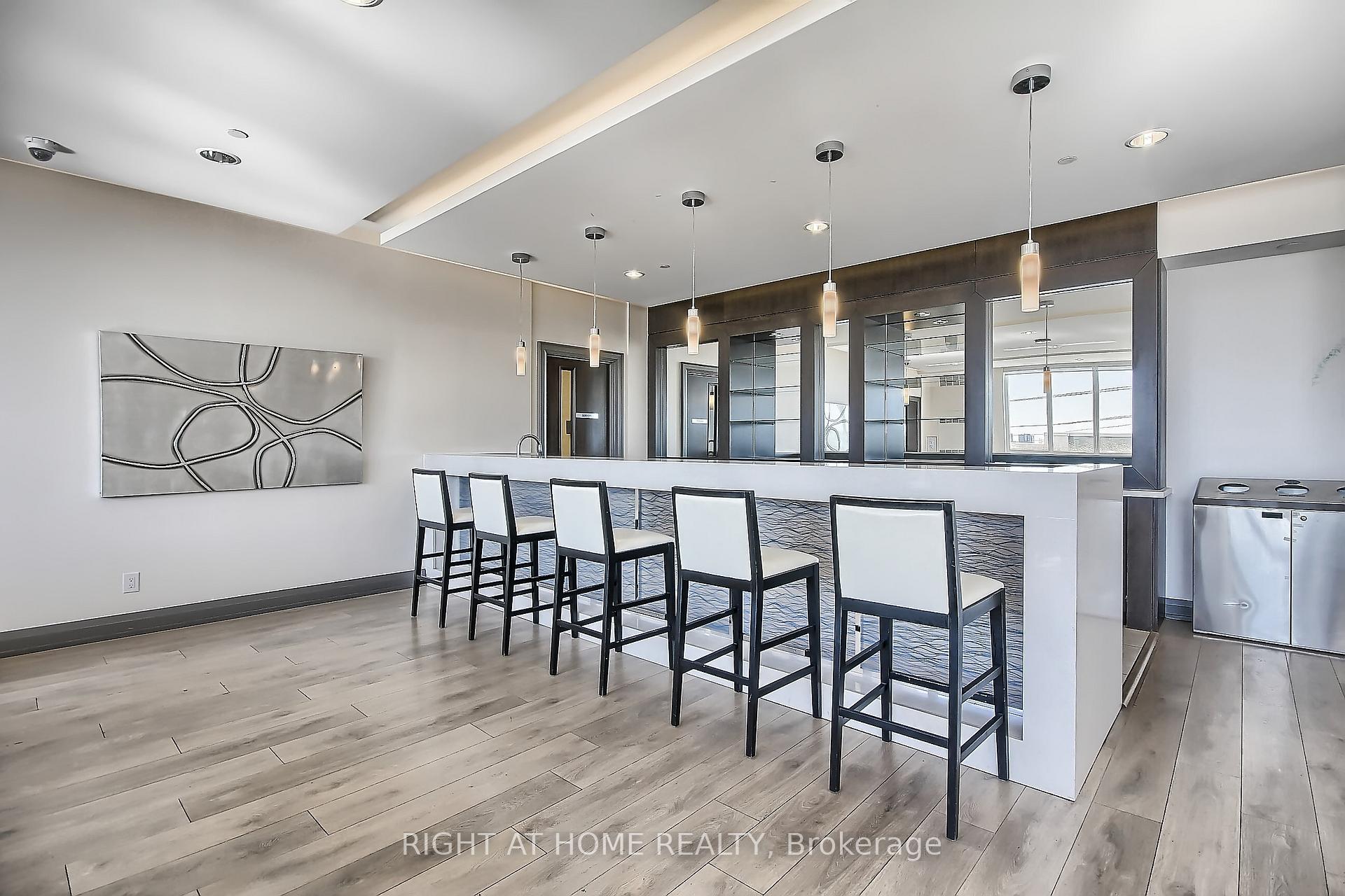 Photo 33 of Unit 422, 7161 Yonge Street, Markham, Thornhill — HOMEH