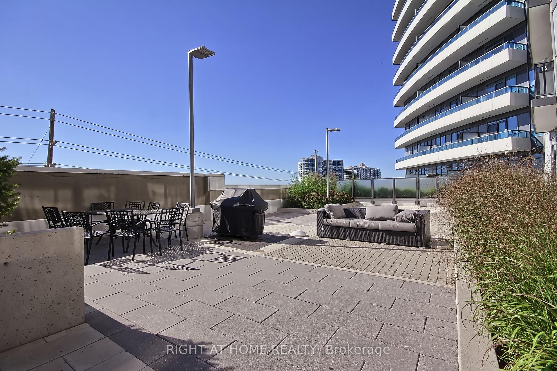 Photo 39 of Unit 422, 7161 Yonge Street, Markham, Thornhill — HOMEH