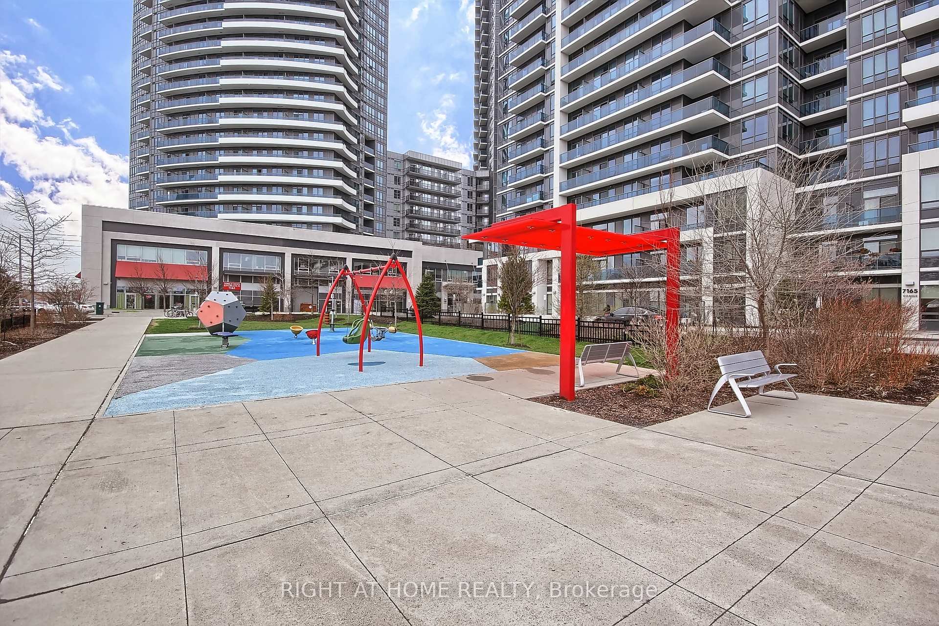 Photo 40 of Unit 422, 7161 Yonge Street, Markham, Thornhill — HOMEH