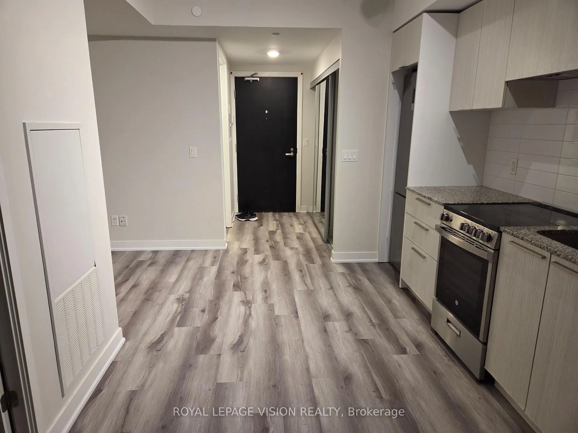 Photo 2 of Unit 2003, 501 Yonge Street, Toronto, Church-Yonge Corridor — HOMEH