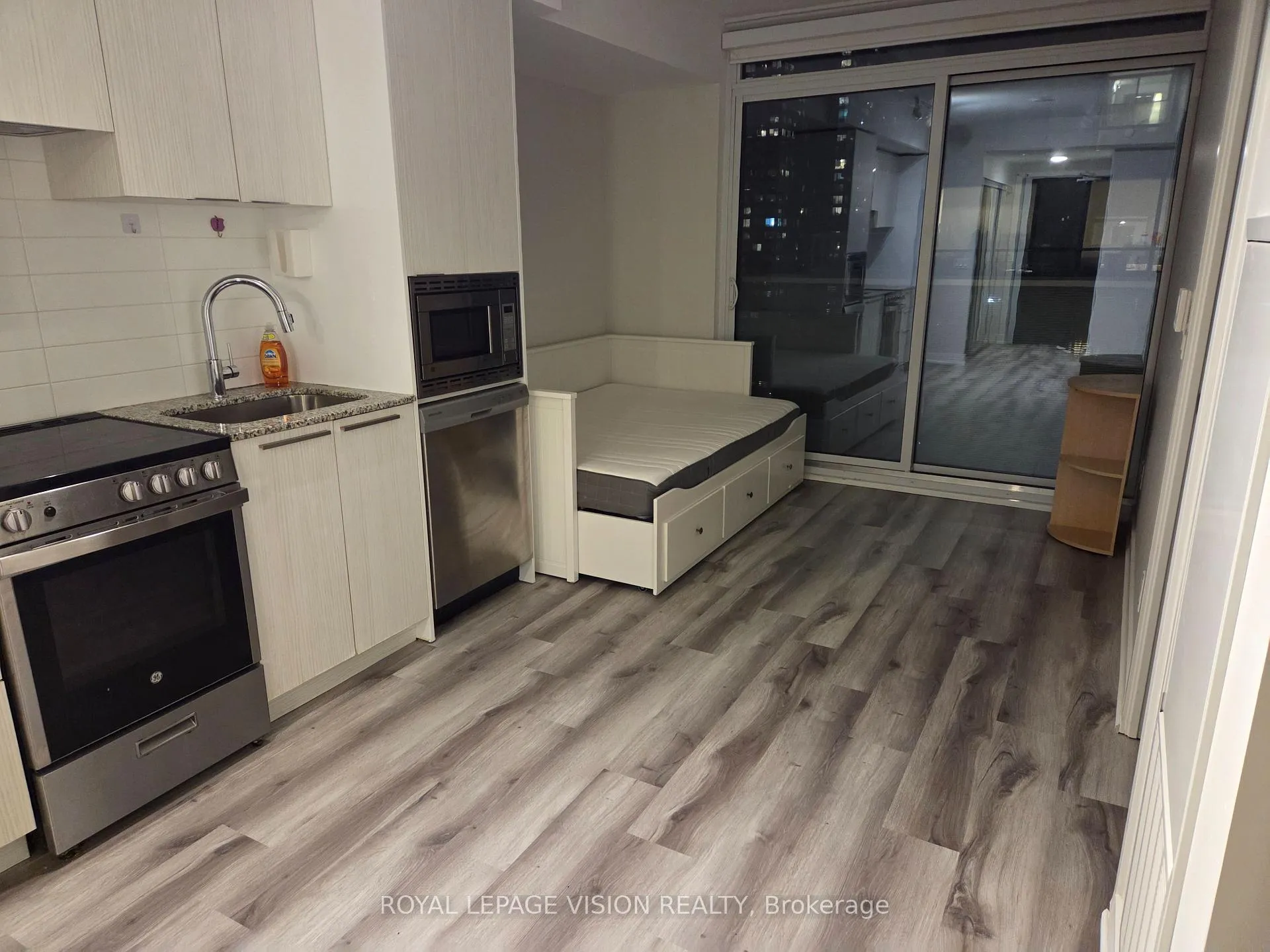 Photo 3 of Unit 2003, 501 Yonge Street, Toronto, Church-Yonge Corridor — HOMEH