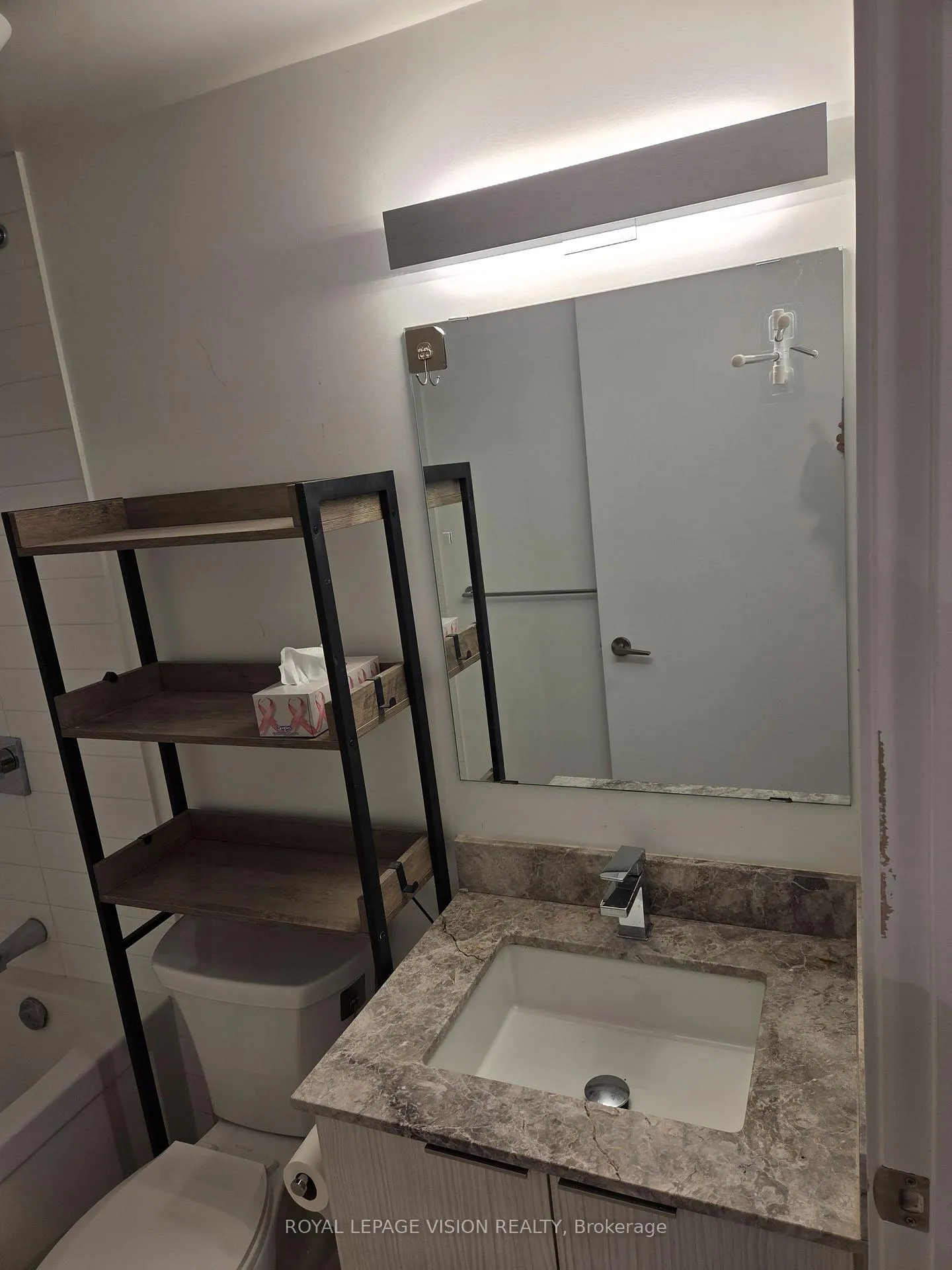 Photo 7 of Unit 2003, 501 Yonge Street, Toronto, Church-Yonge Corridor — HOMEH