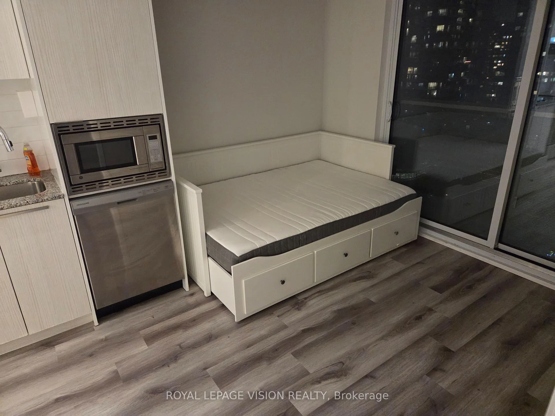 Photo 11 of Unit 2003, 501 Yonge Street, Toronto, Church-Yonge Corridor — HOMEH