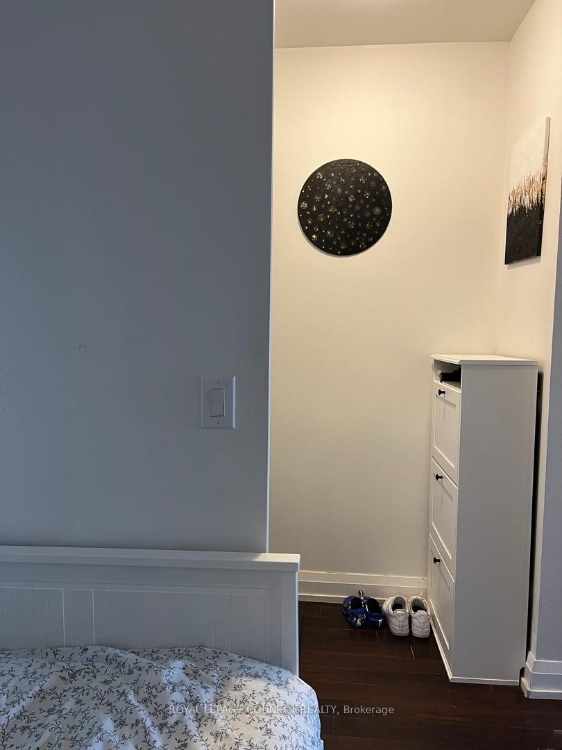 Photo 4 of Unit 906, 7171 Yonge Street, Markham, Thornhill — HOMEH