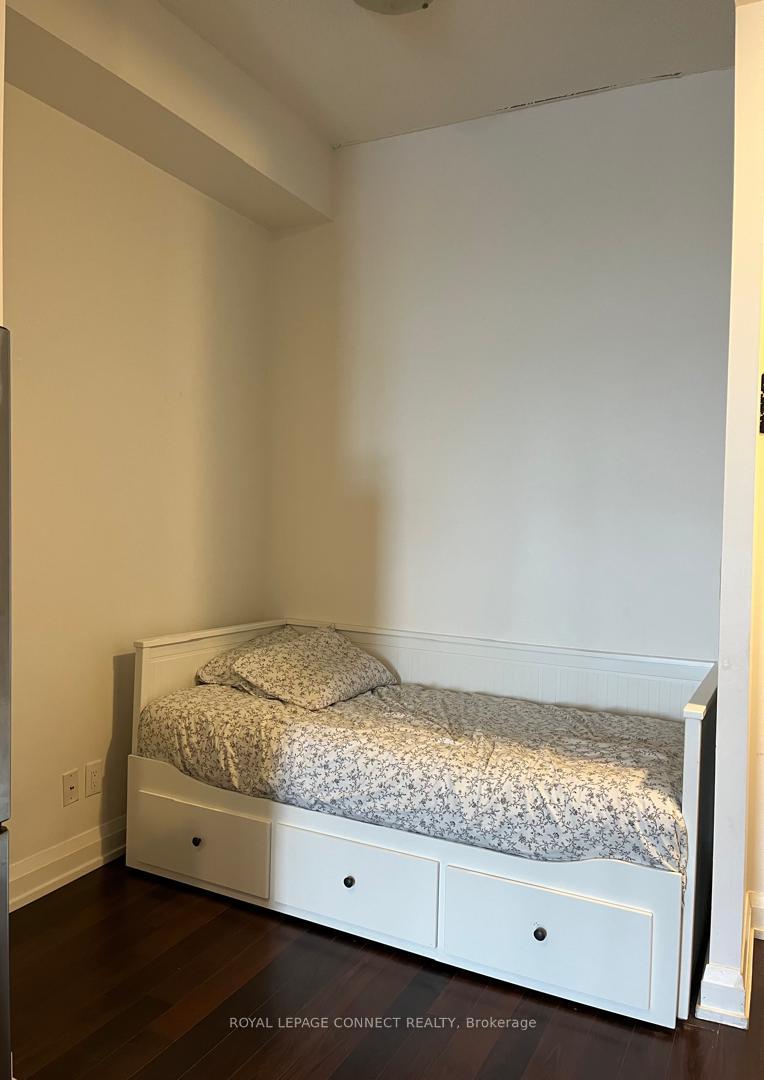 Photo 5 of Unit 906, 7171 Yonge Street, Markham, Thornhill — HOMEH