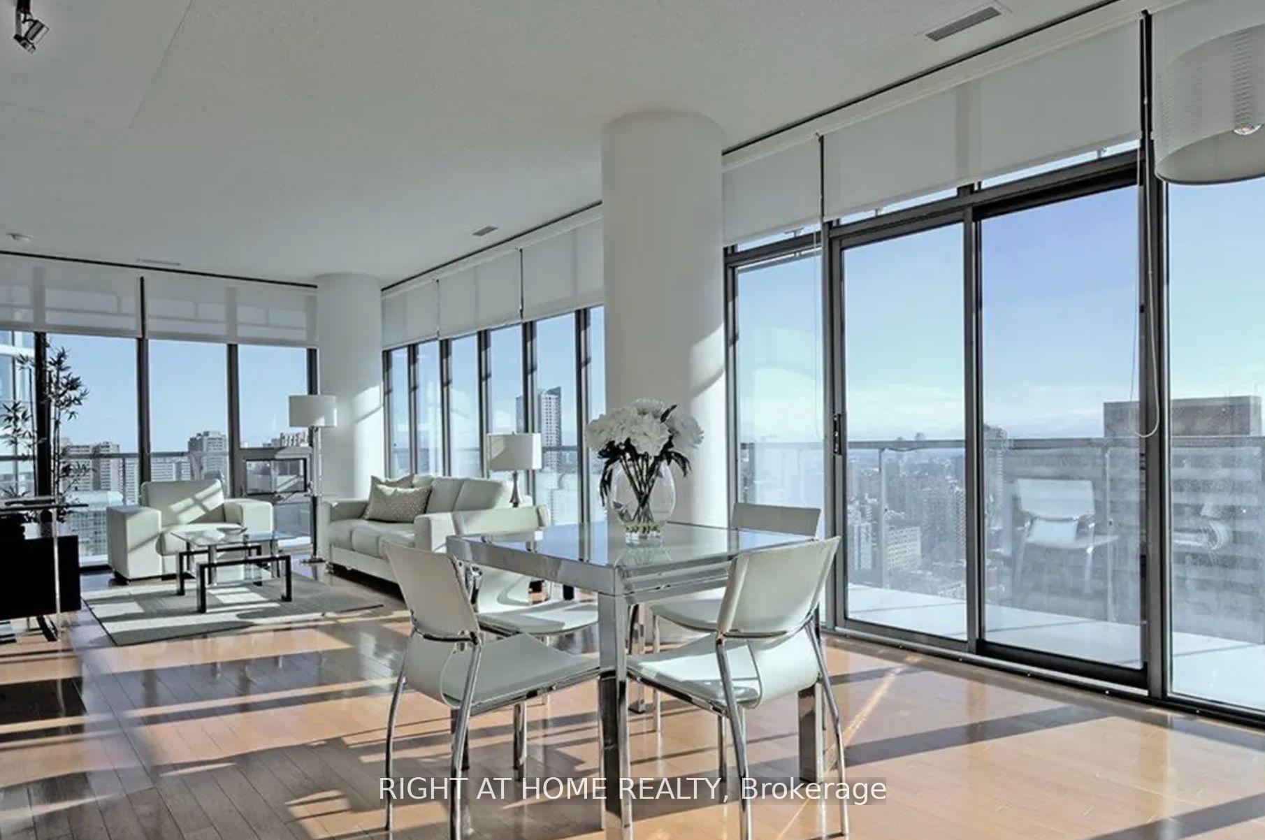 Front of Unit 2403, 33 Charles Street E