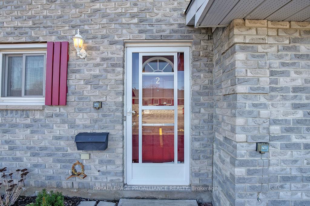 Photo 4 of Unit 2, 73 Lywood Street, Belleville, Thurlow Ward — HOMEH