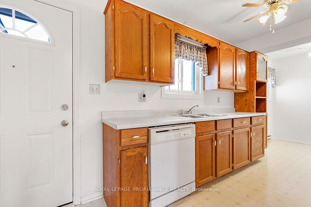 Photo 5 of Unit 2, 73 Lywood Street, Belleville, Thurlow Ward — HOMEH