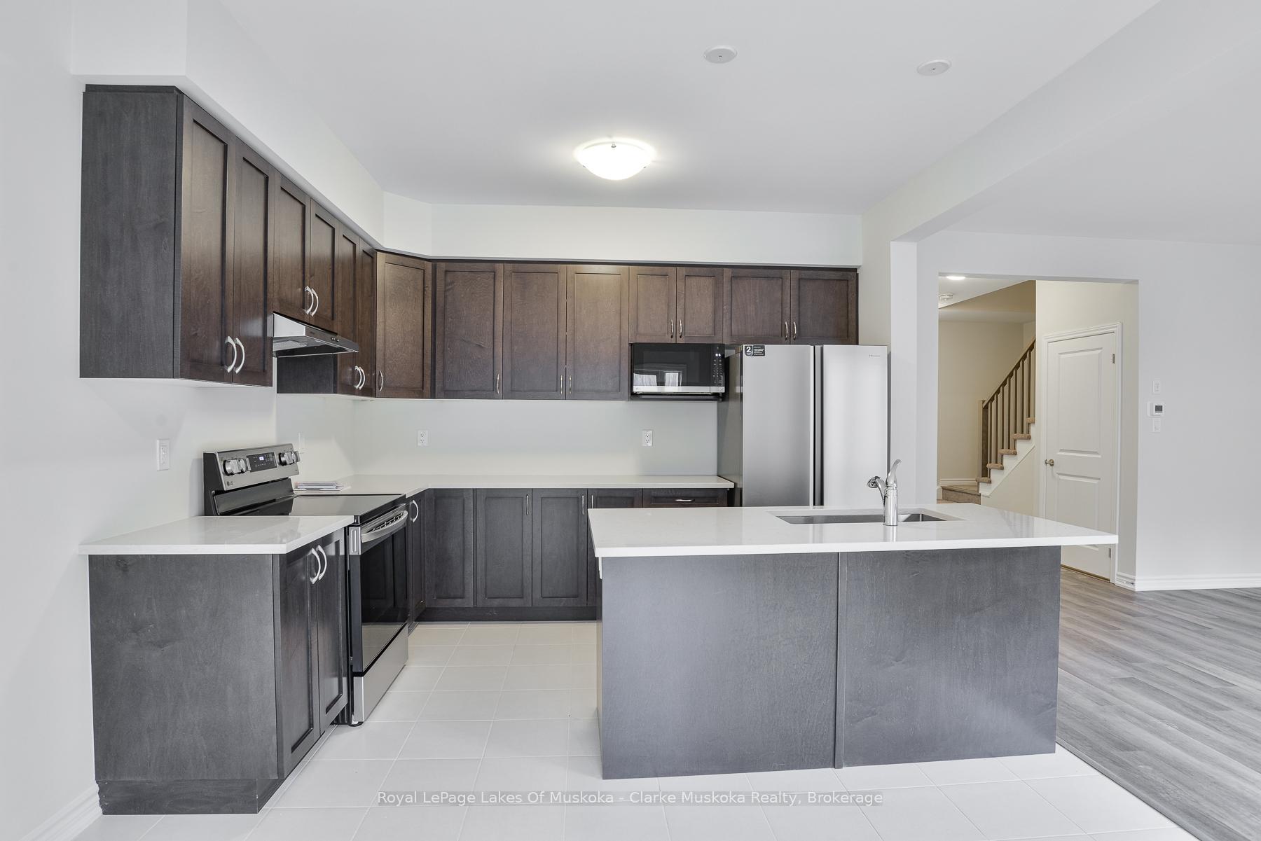 Photo 5 of 225 McEachern Lane, Gravenhurst, Muskoka (S) — HOMEH