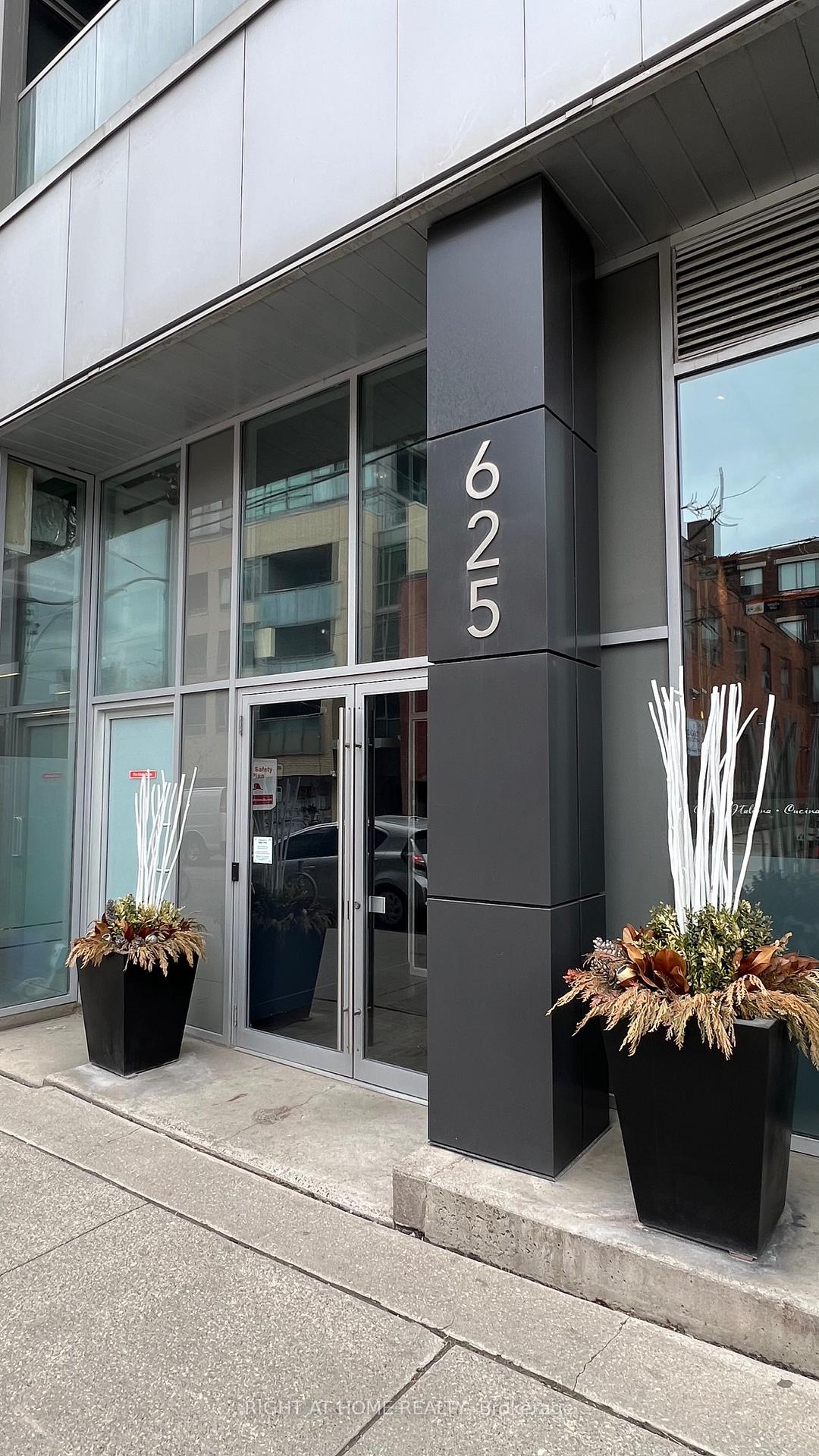 Photo 2 of Unit 607, 625 Queen Street E, Toronto, South Riverdale — HOMEH
