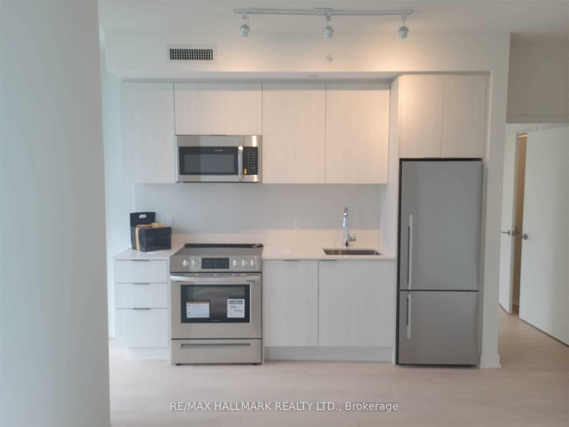 Photo 6 of Unit 2806, 25 Richmond Street E, Toronto, Church-Yonge Corridor — HOMEH