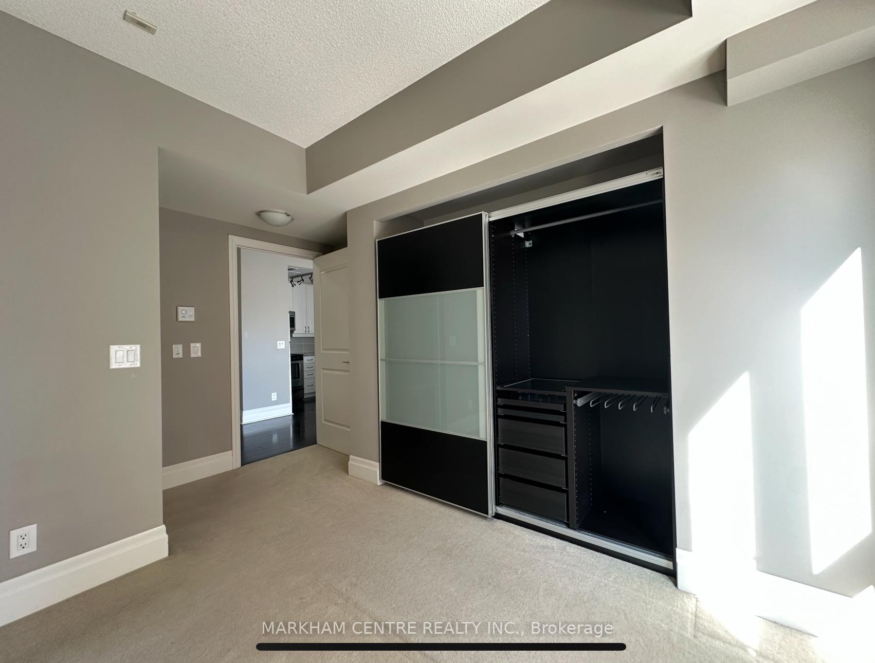 Photo 7 of Unit 403, 1 Upper Duke Crescent, Markham, Unionville — HOMEH