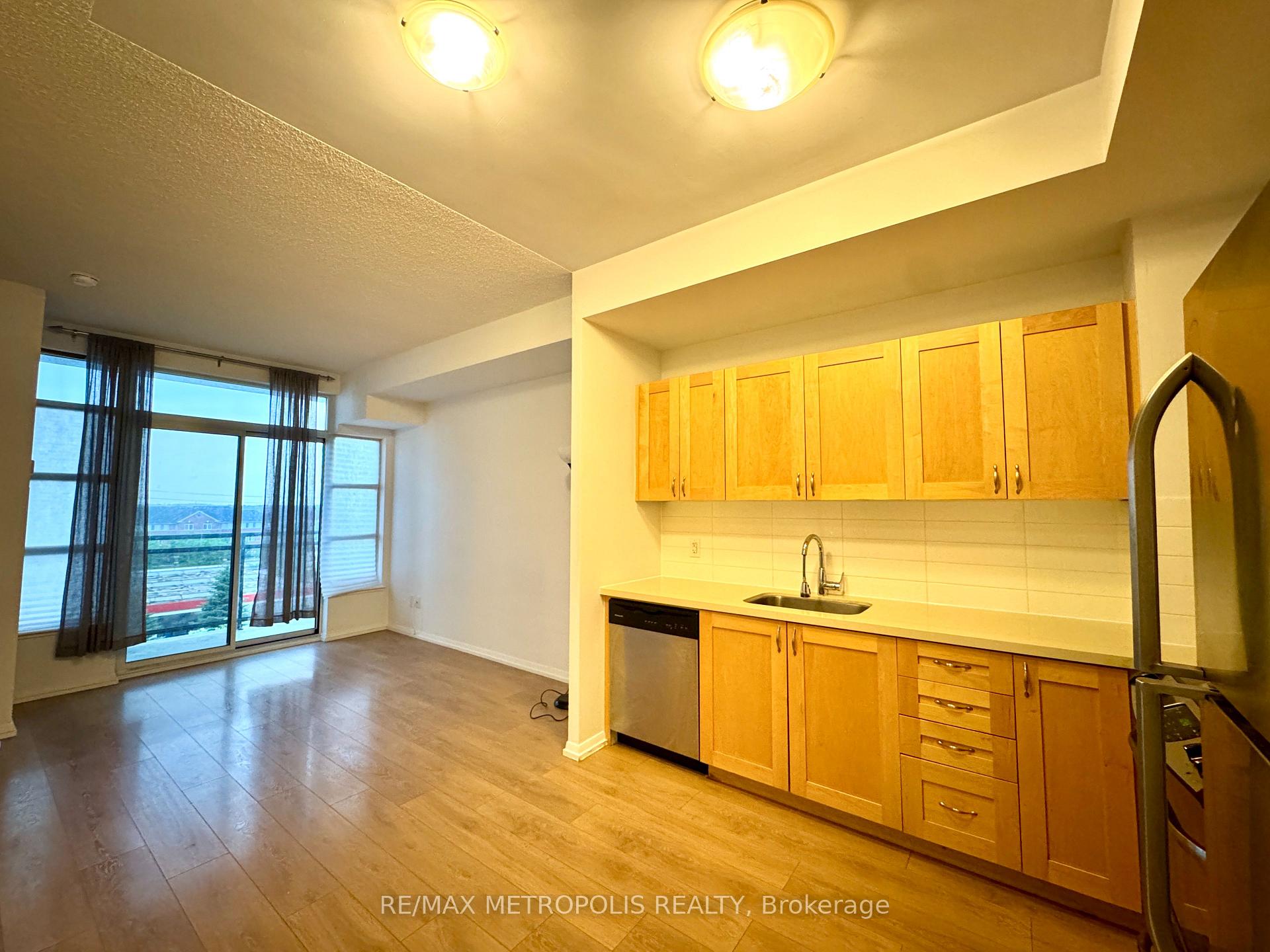 Photo 5 of Unit 536, 540 Bur Oak Avenue, Markham, Berczy — HOMEH