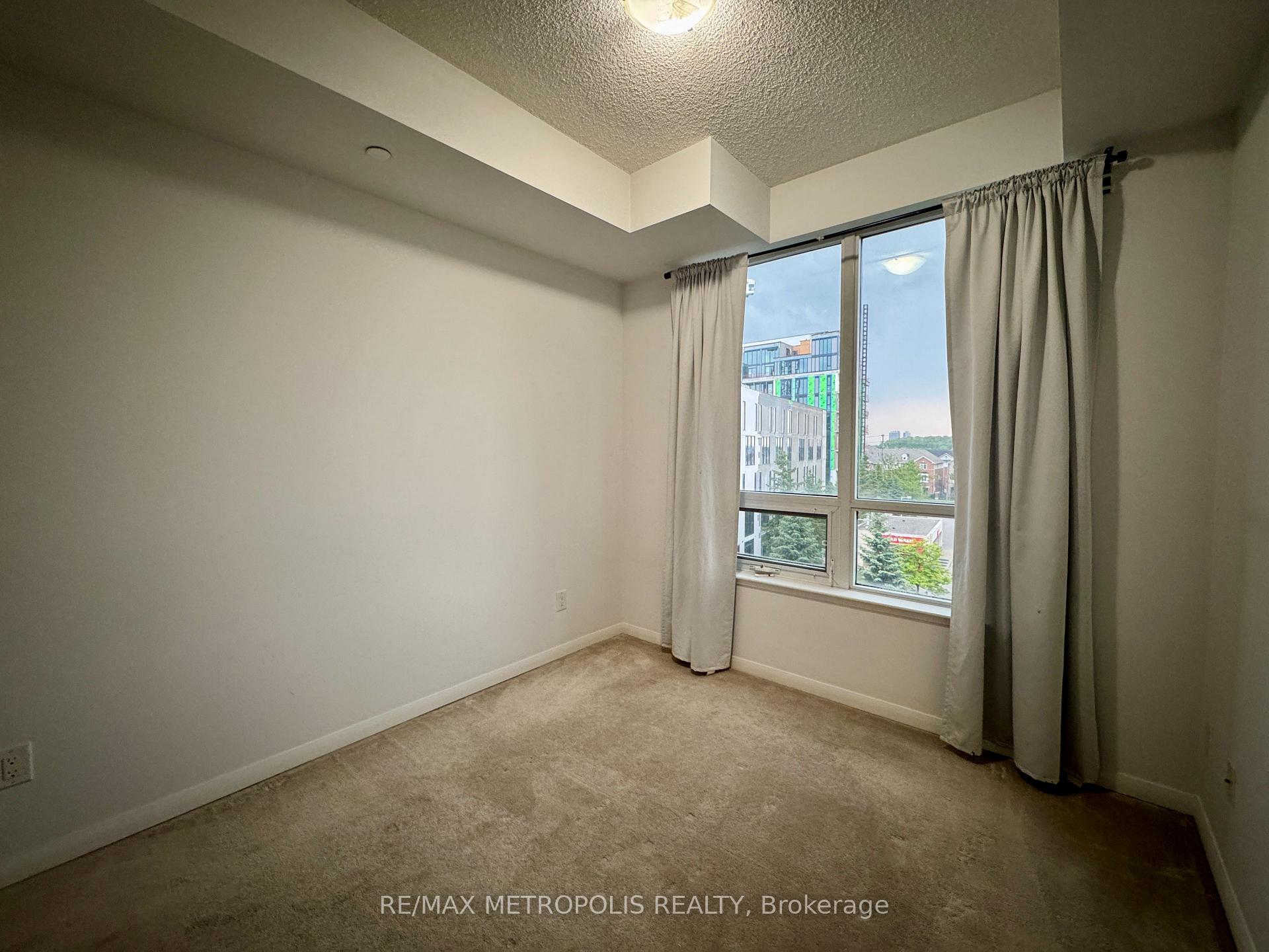 Photo 6 of Unit 536, 540 Bur Oak Avenue, Markham, Berczy — HOMEH