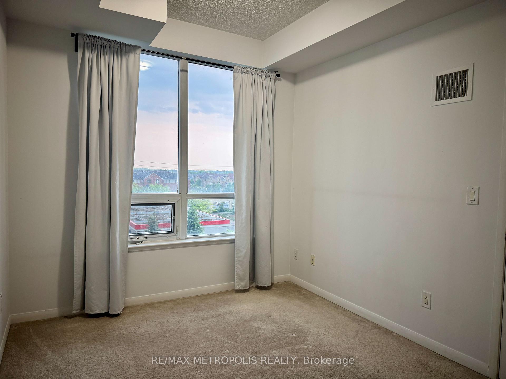 Photo 7 of Unit 536, 540 Bur Oak Avenue, Markham, Berczy — HOMEH