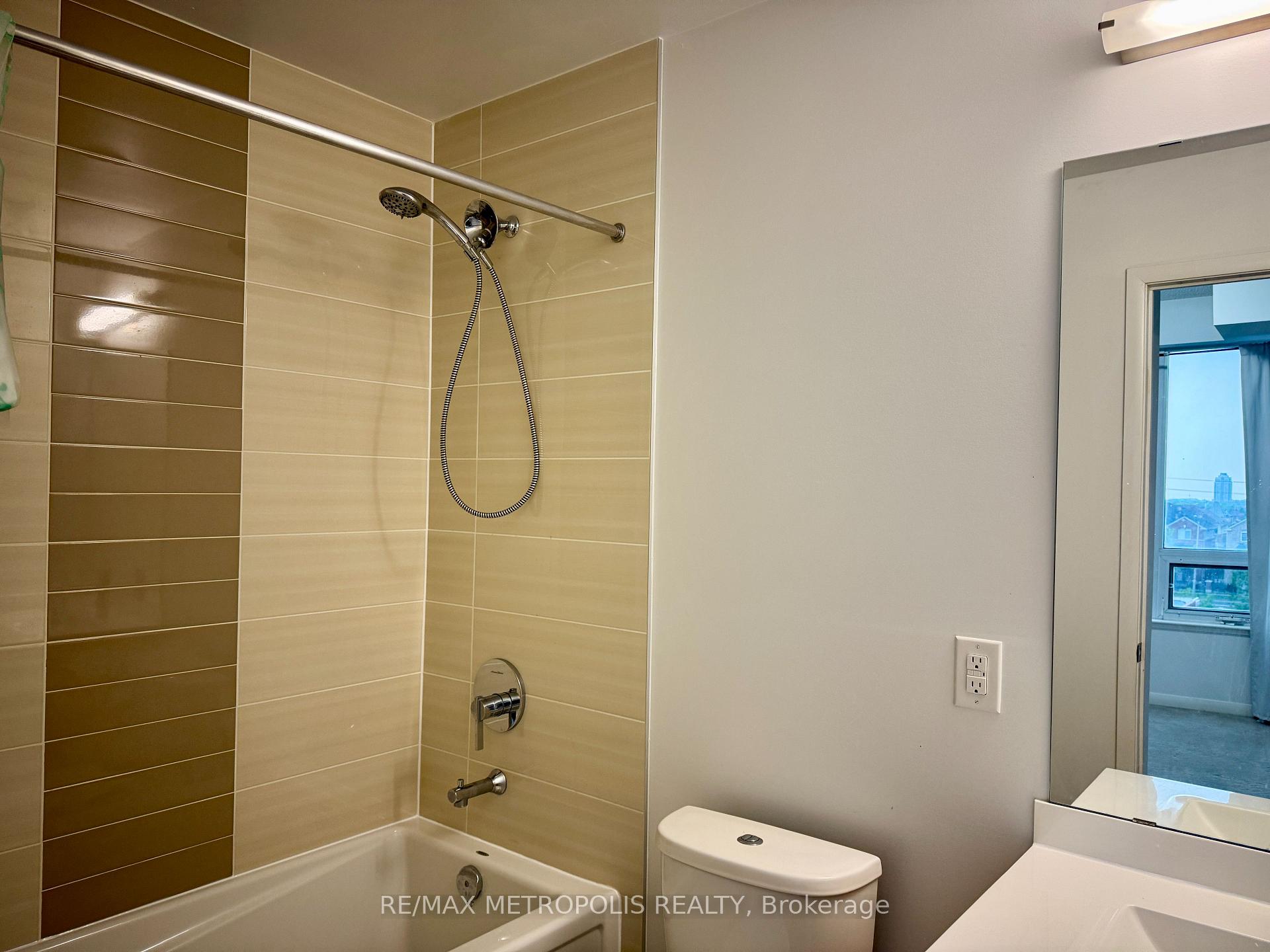 Photo 8 of Unit 536, 540 Bur Oak Avenue, Markham, Berczy — HOMEH