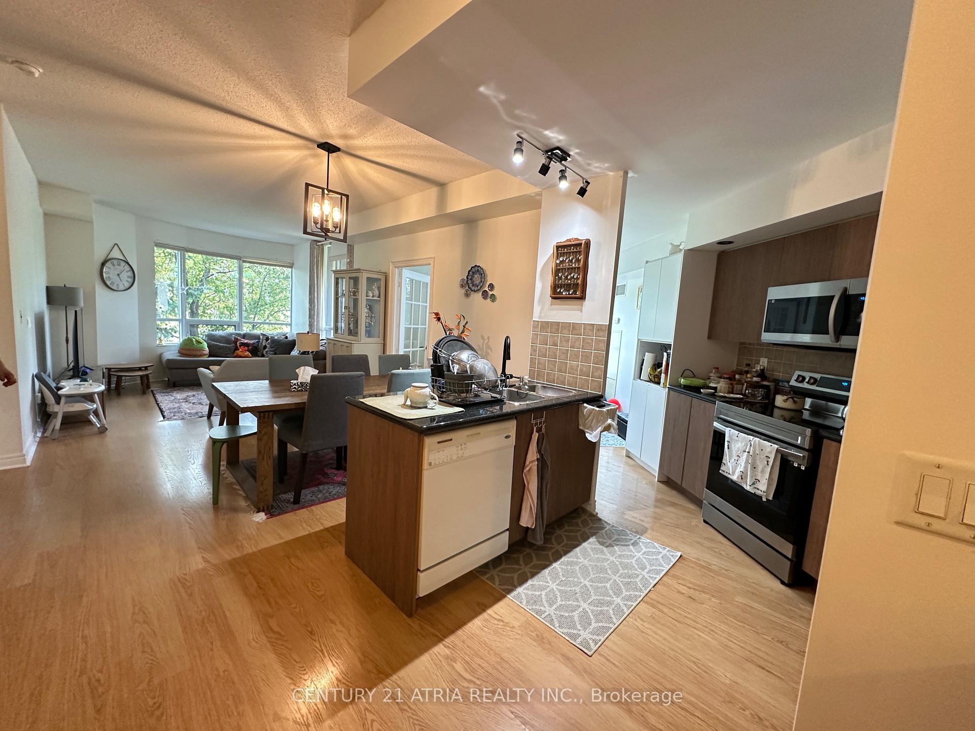 Photo 2 of Unit 213, 33 Cox Boulevard, Markham, Unionville — HOMEH