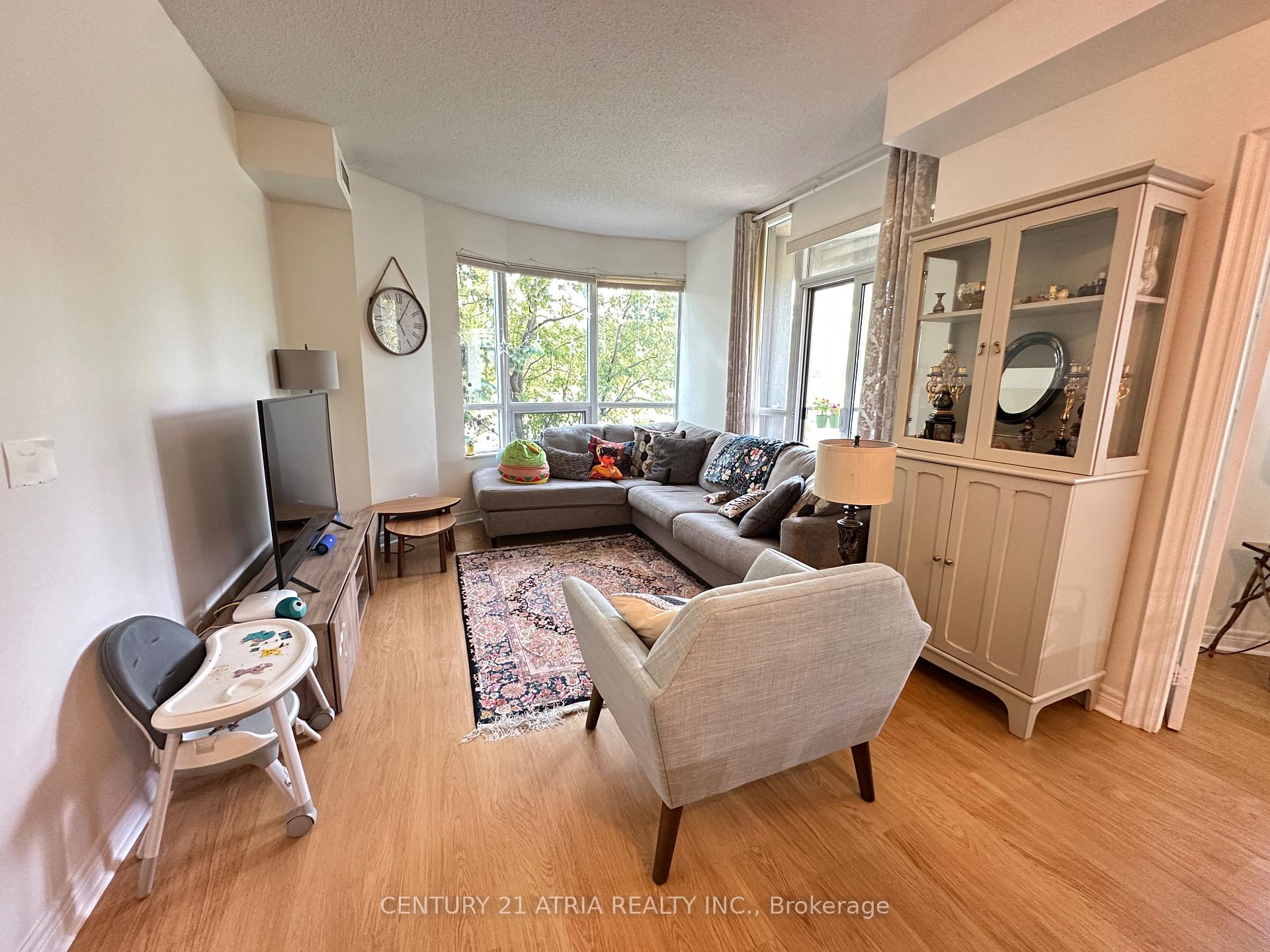 Photo 3 of Unit 213, 33 Cox Boulevard, Markham, Unionville — HOMEH