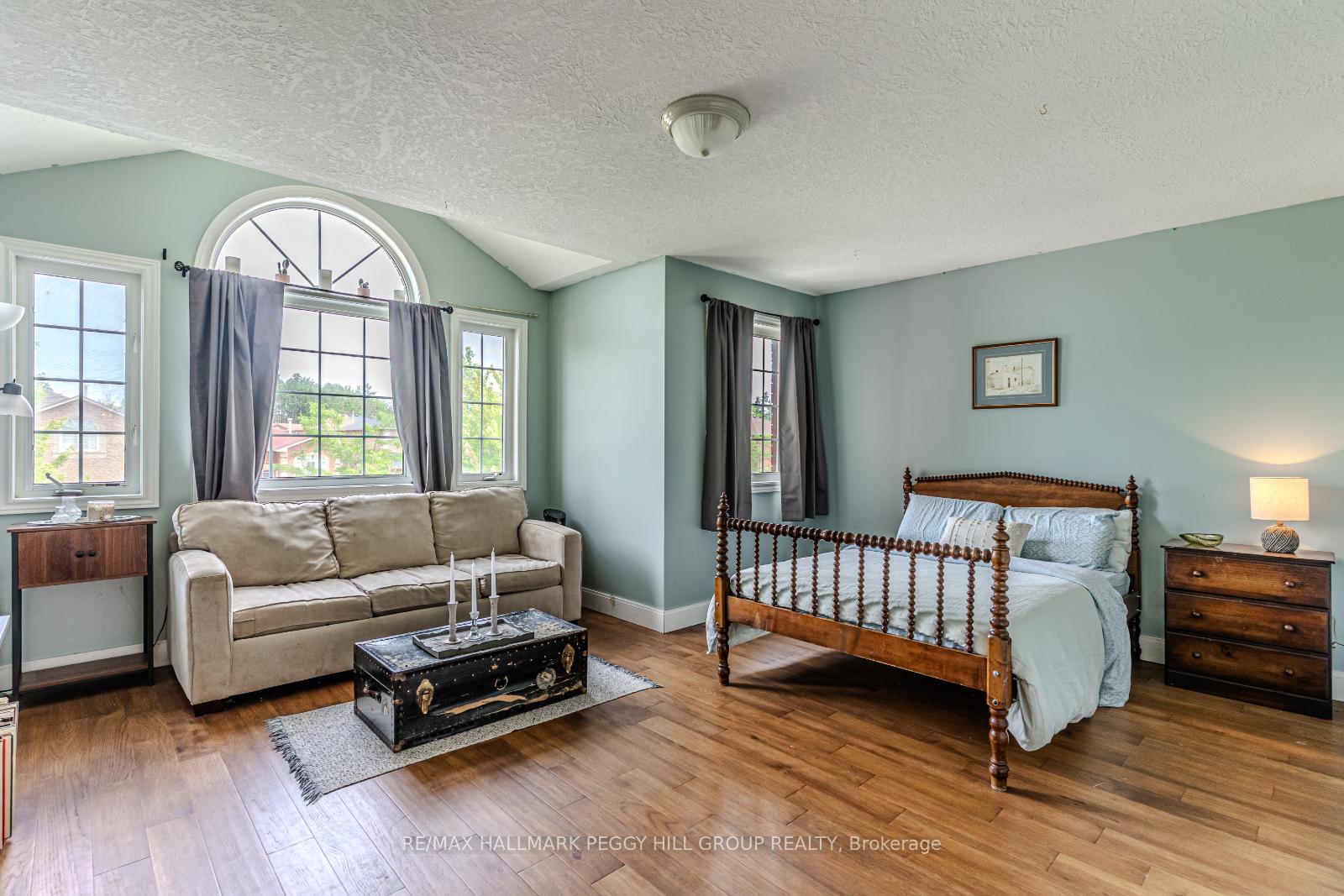 Photo 10 of 9 Buggs Gate, Barrie, Georgian Drive — HOMEH